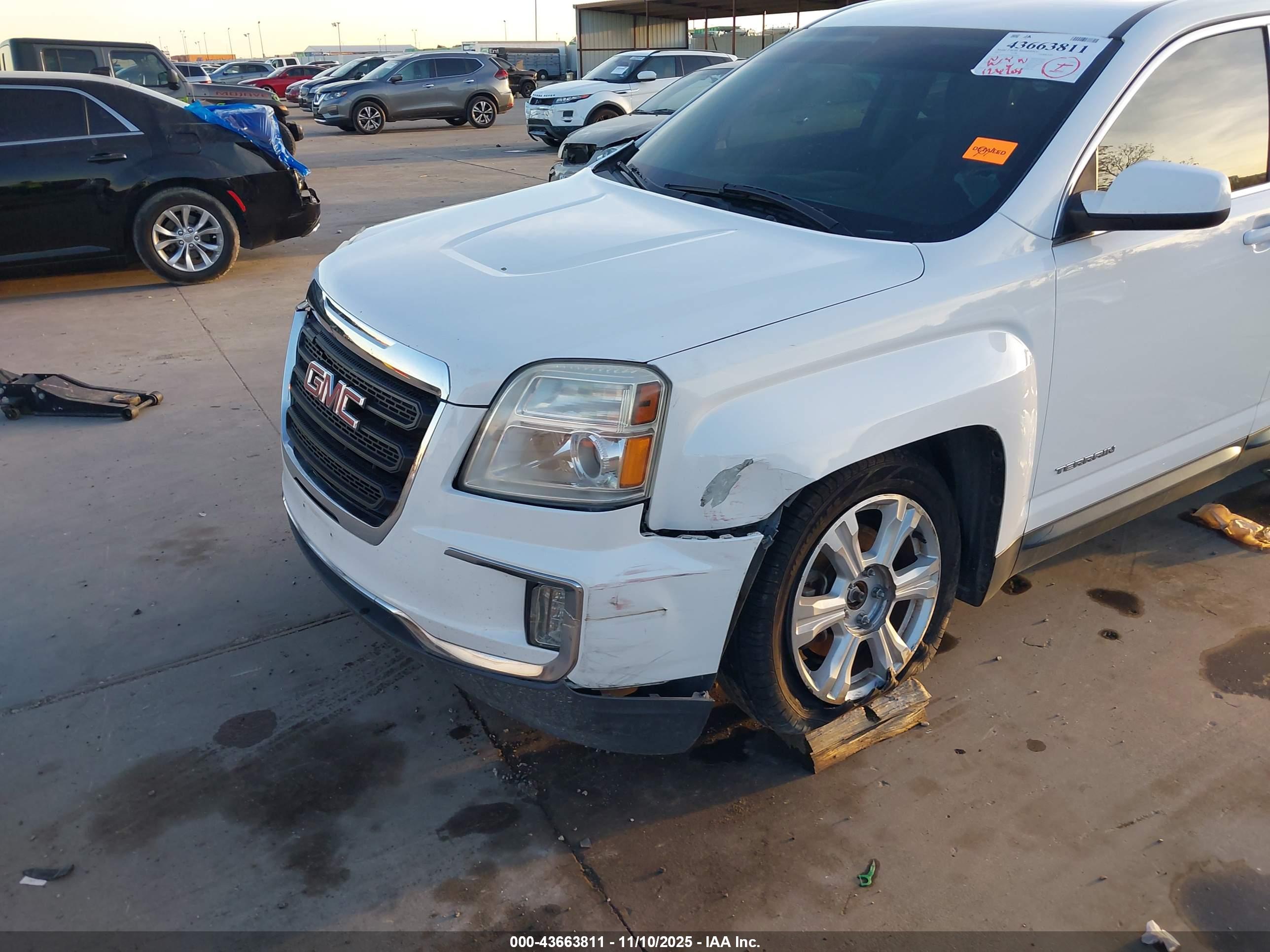 GMC TERRAIN image 6