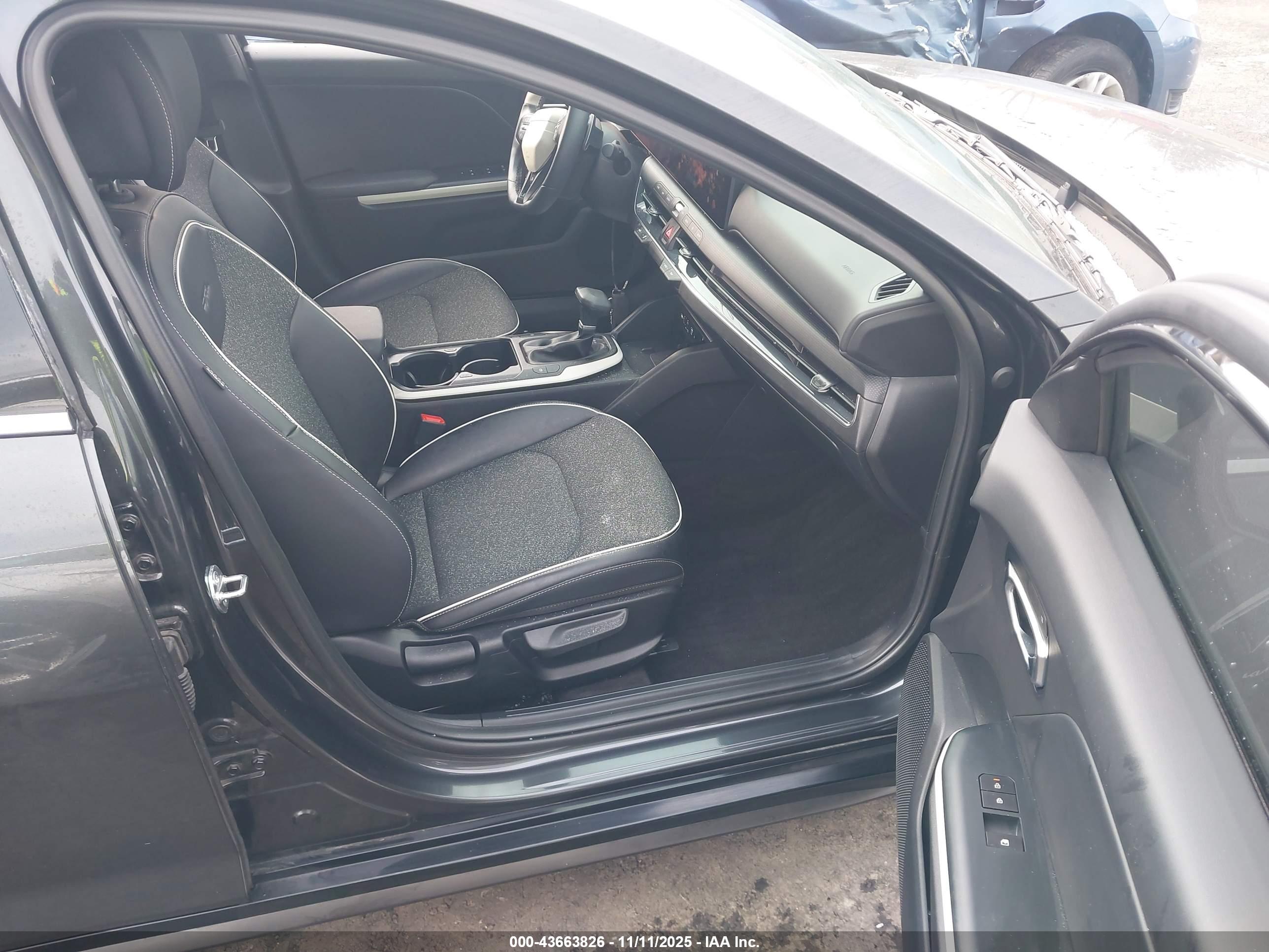 KIA K4 image 5