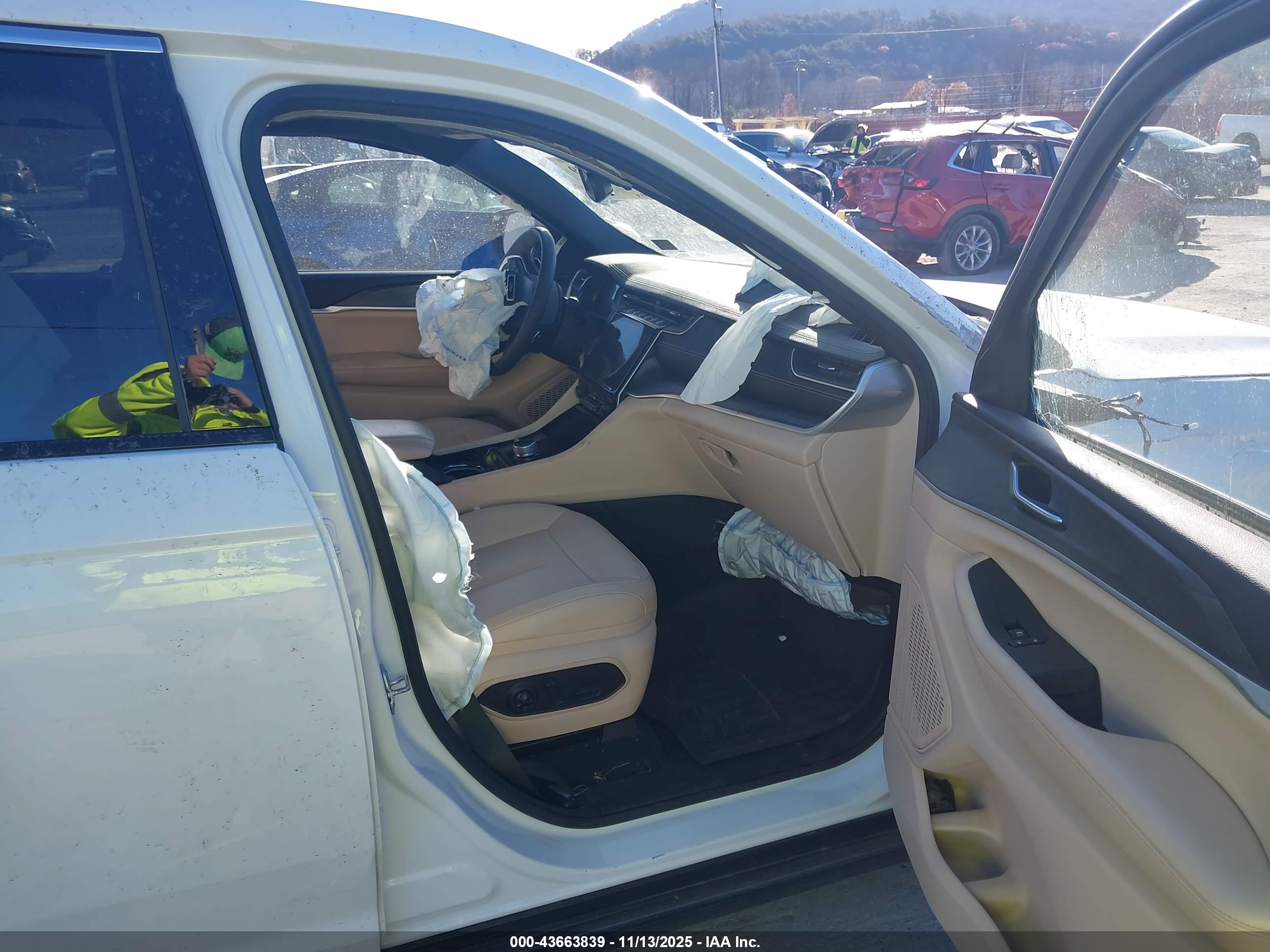 JEEP GRAND image 5