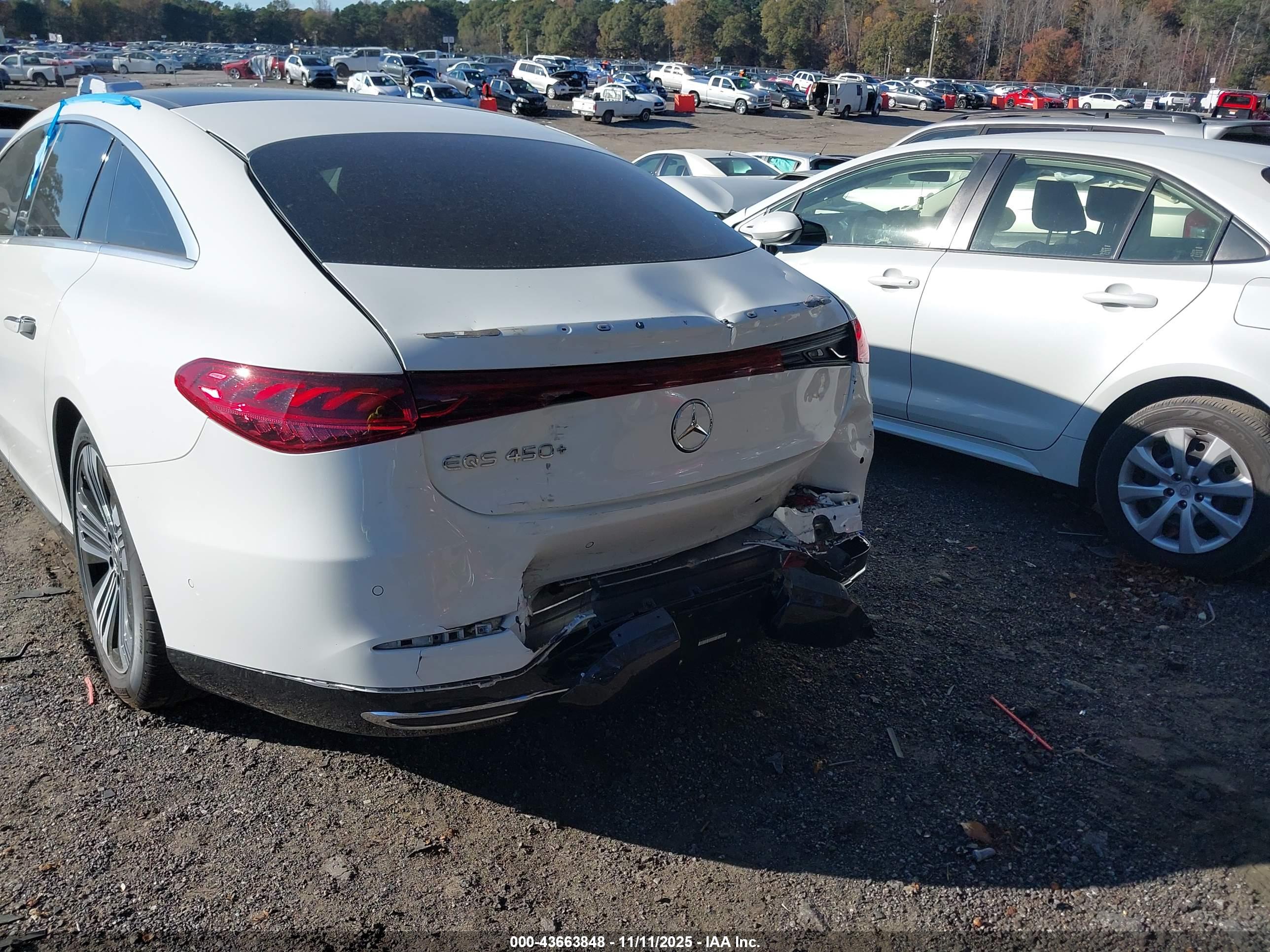 MERCEDES-BENZ EQS image 6