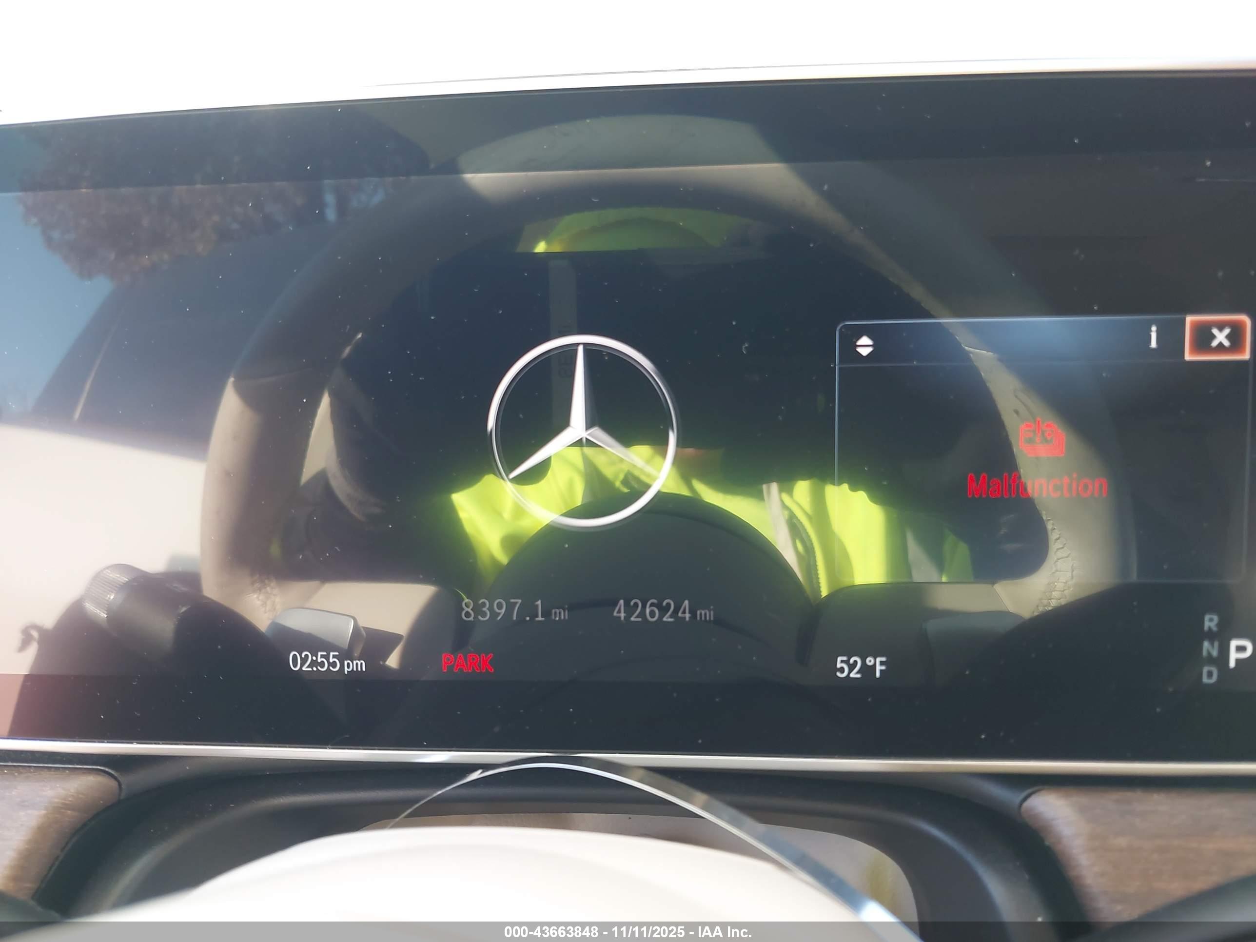 MERCEDES-BENZ EQS image 7
