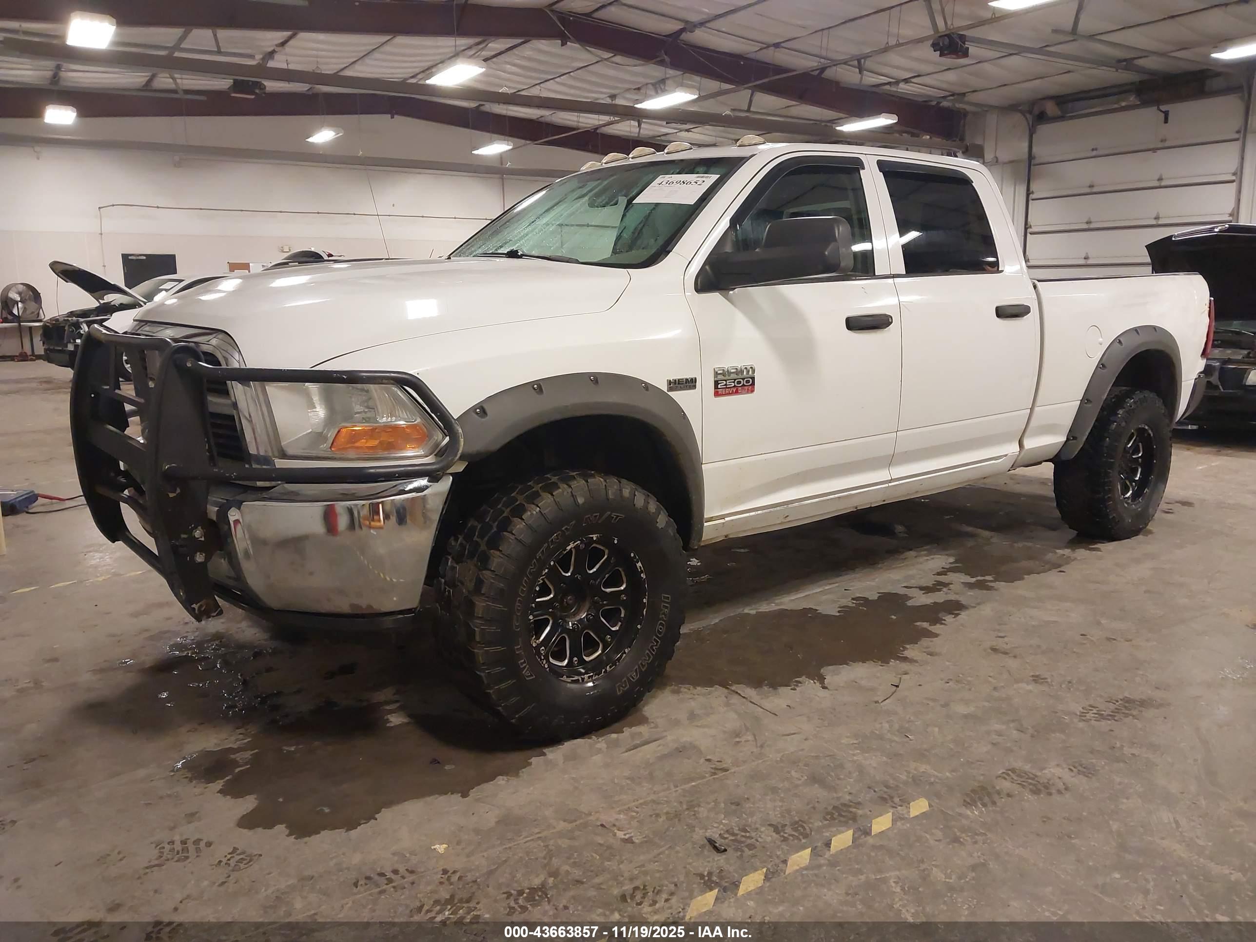 RAM 2500 image 2