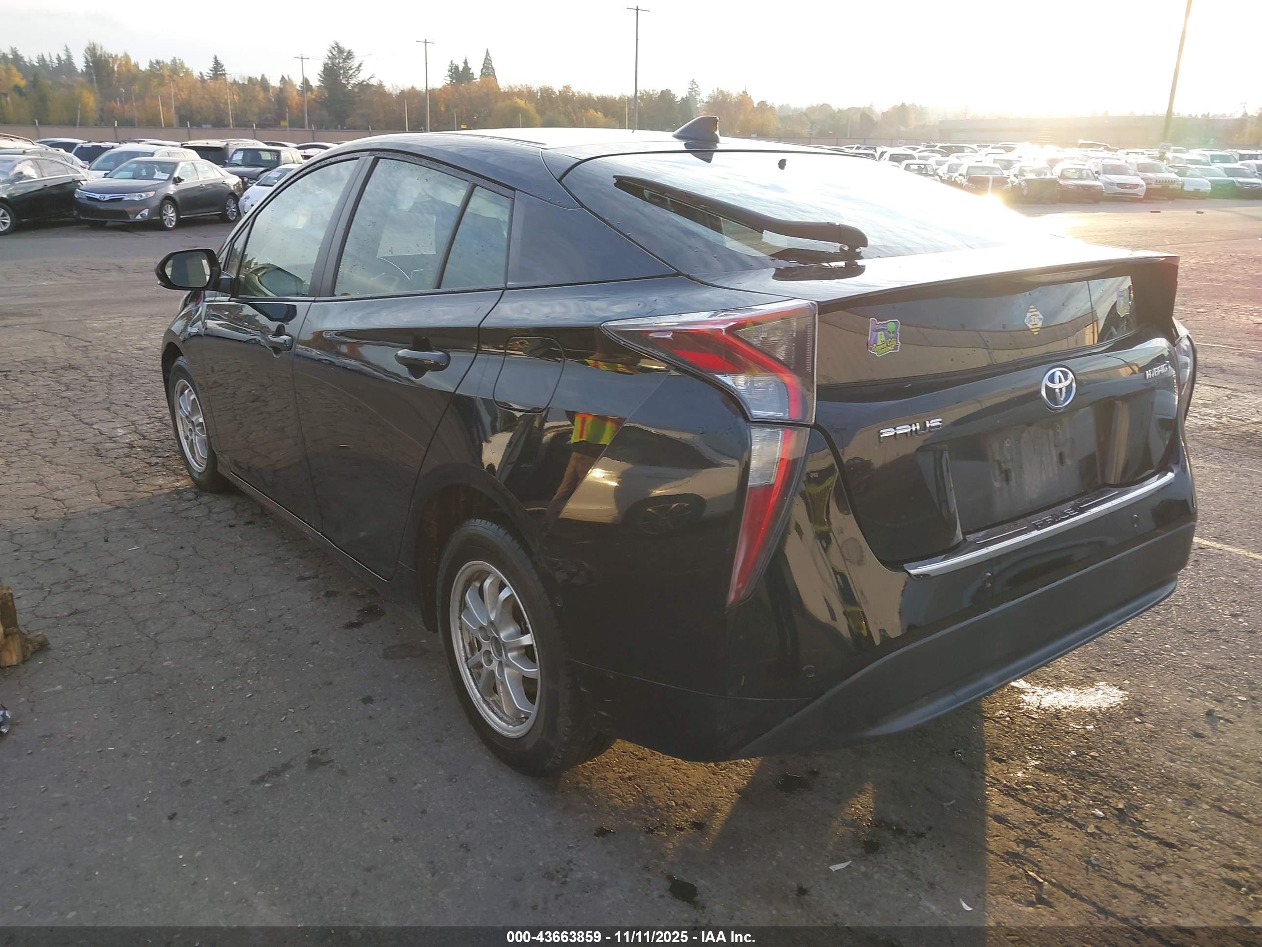 TOYOTA PRIUS image 3