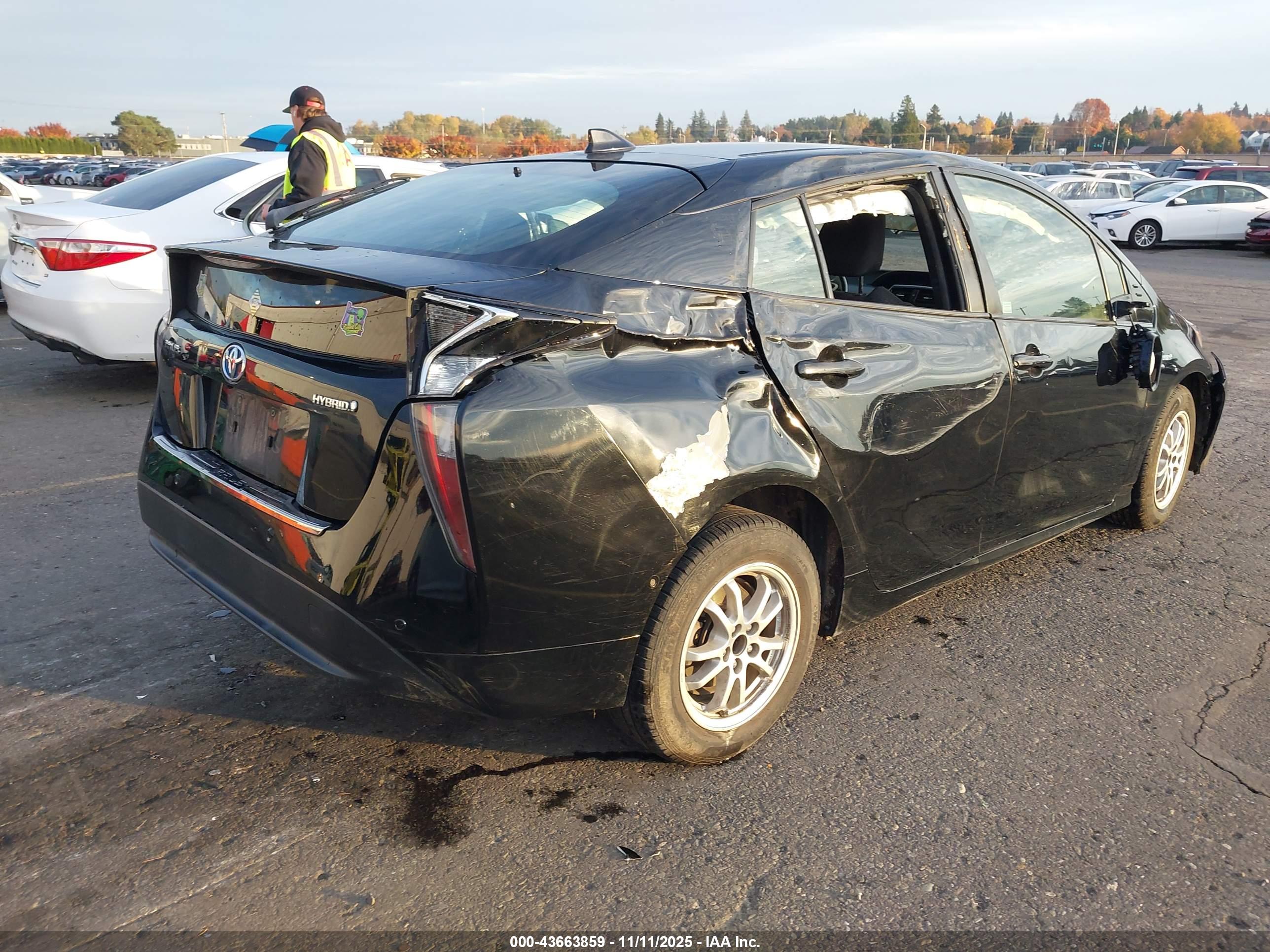 TOYOTA PRIUS image 4
