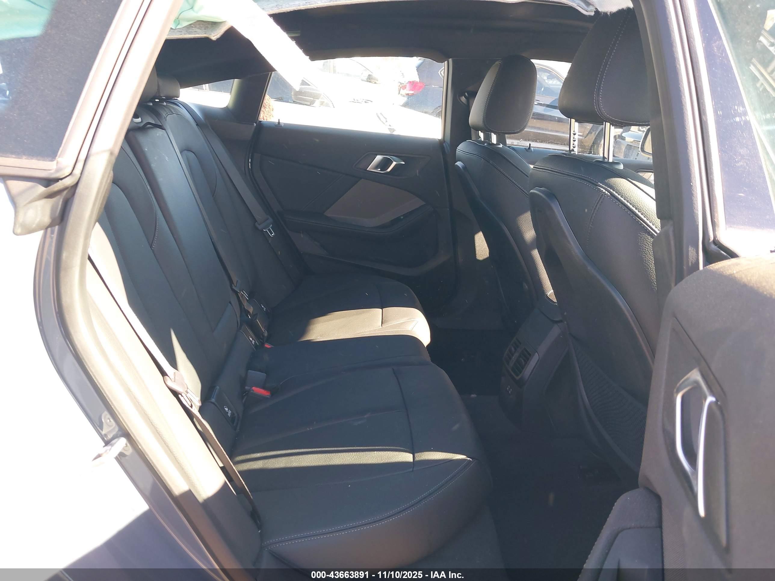 BMW M235 image 8