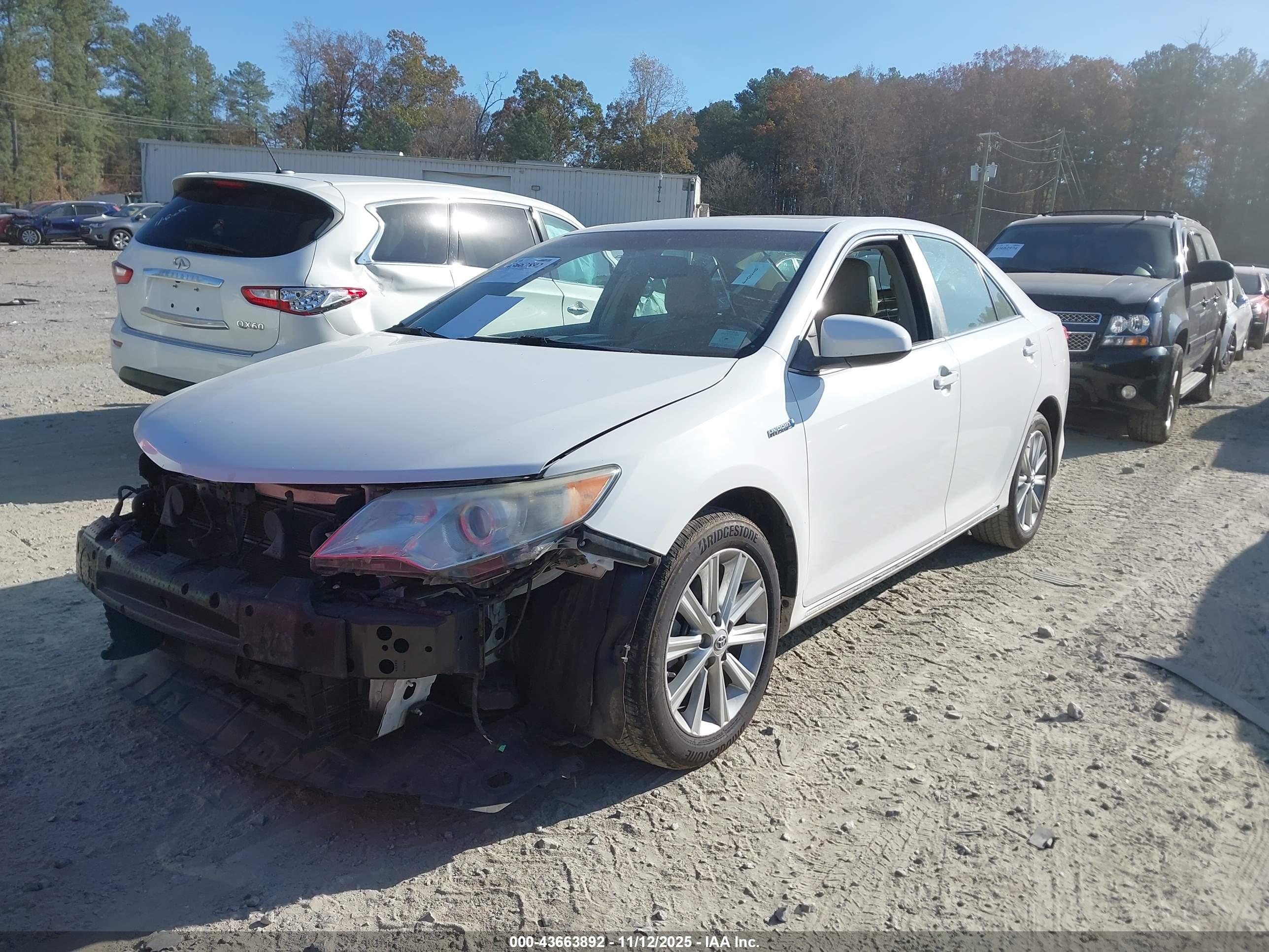 TOYOTA CAMRY image 2