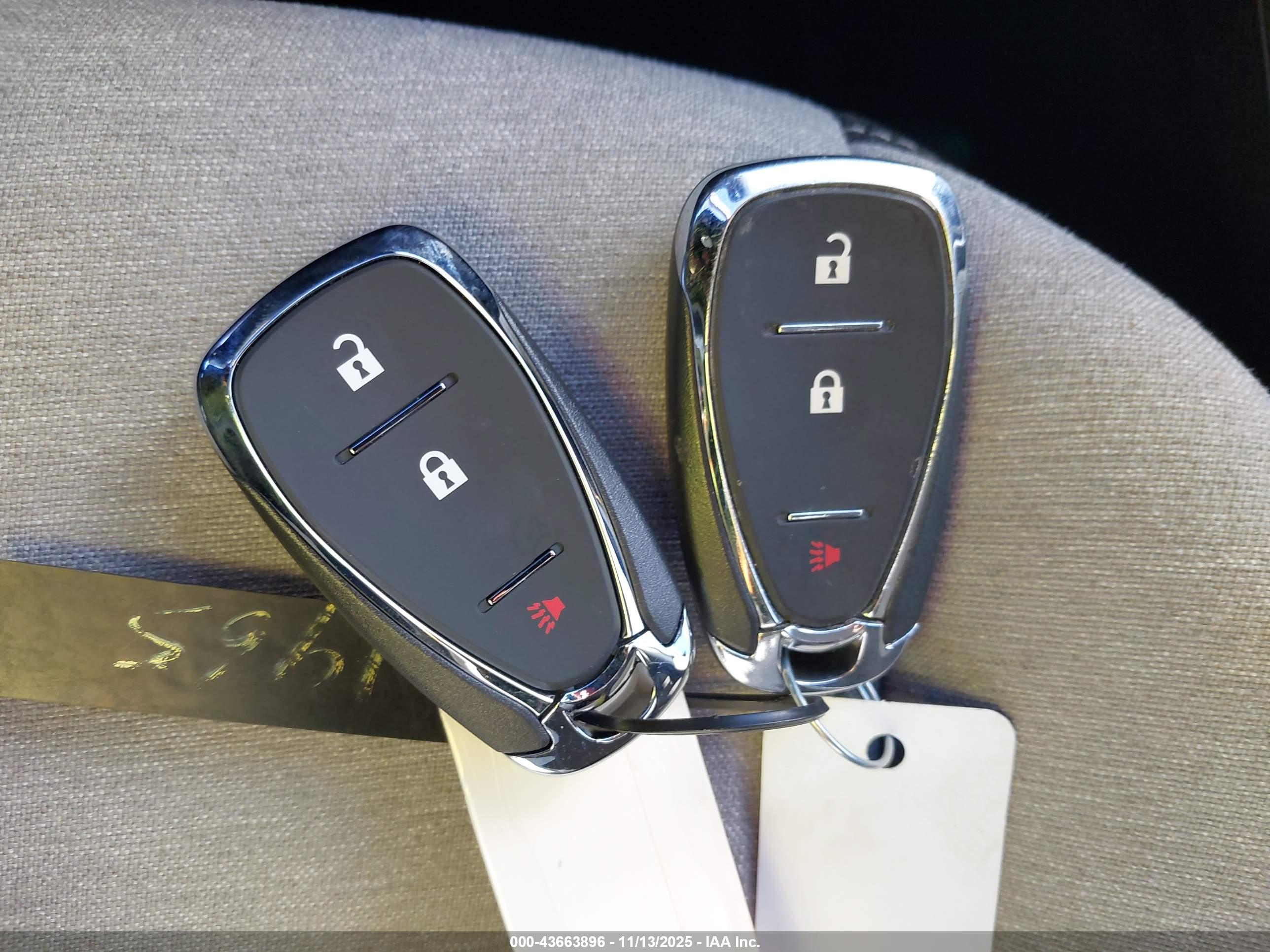 CHEVROLET EQUINOX image 11