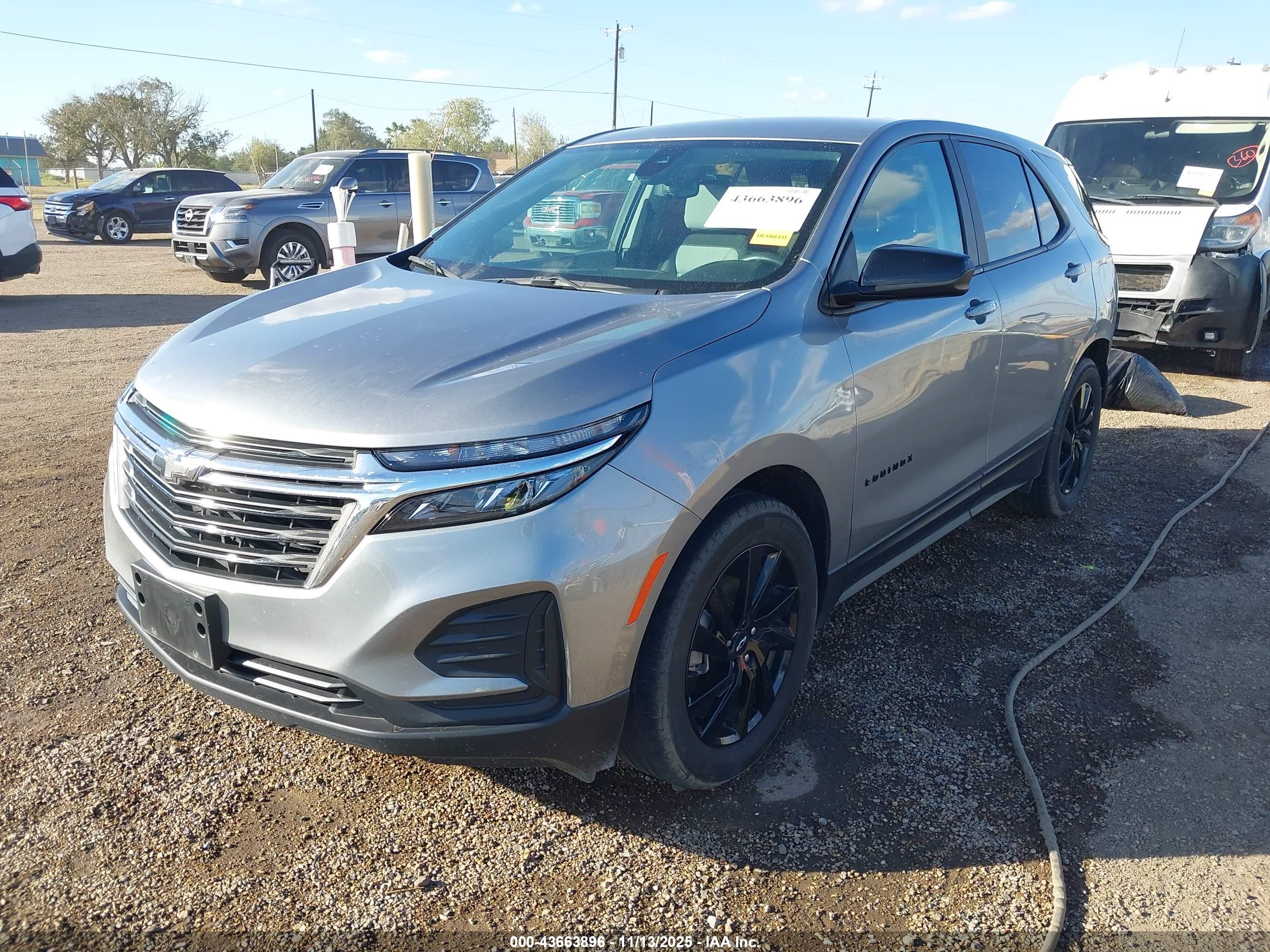 CHEVROLET EQUINOX image 2