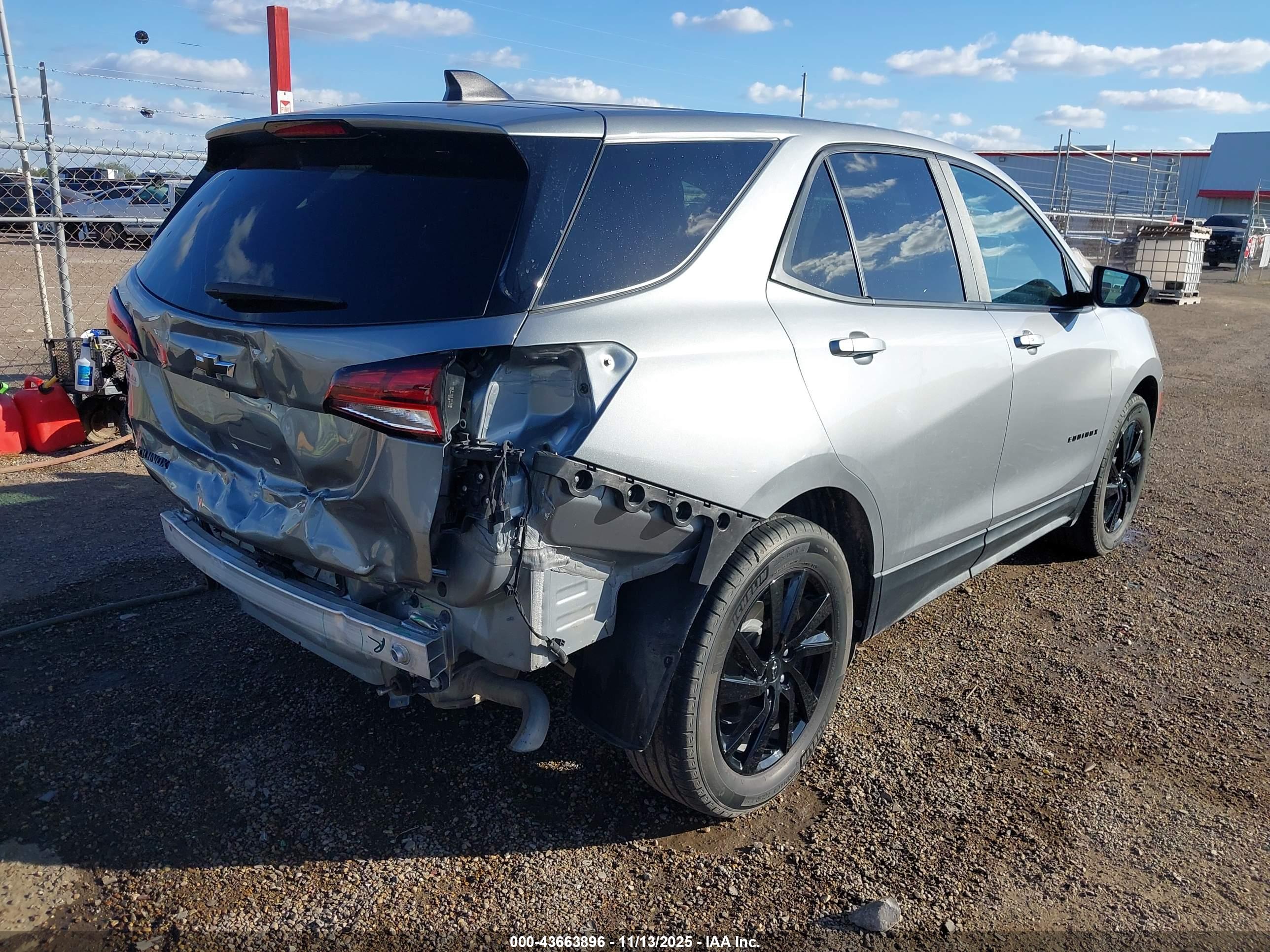 CHEVROLET EQUINOX image 4