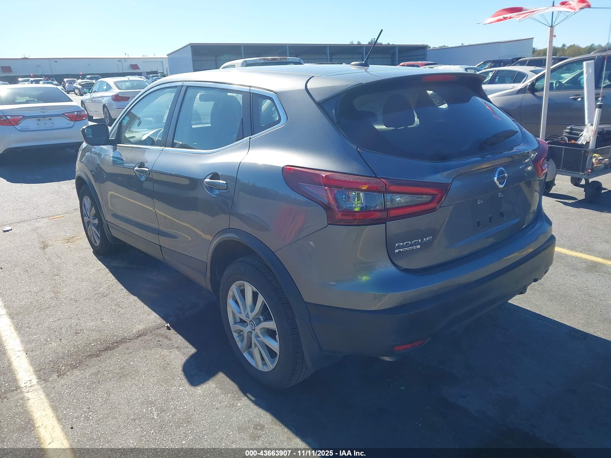 NISSAN ROGUE image 3
