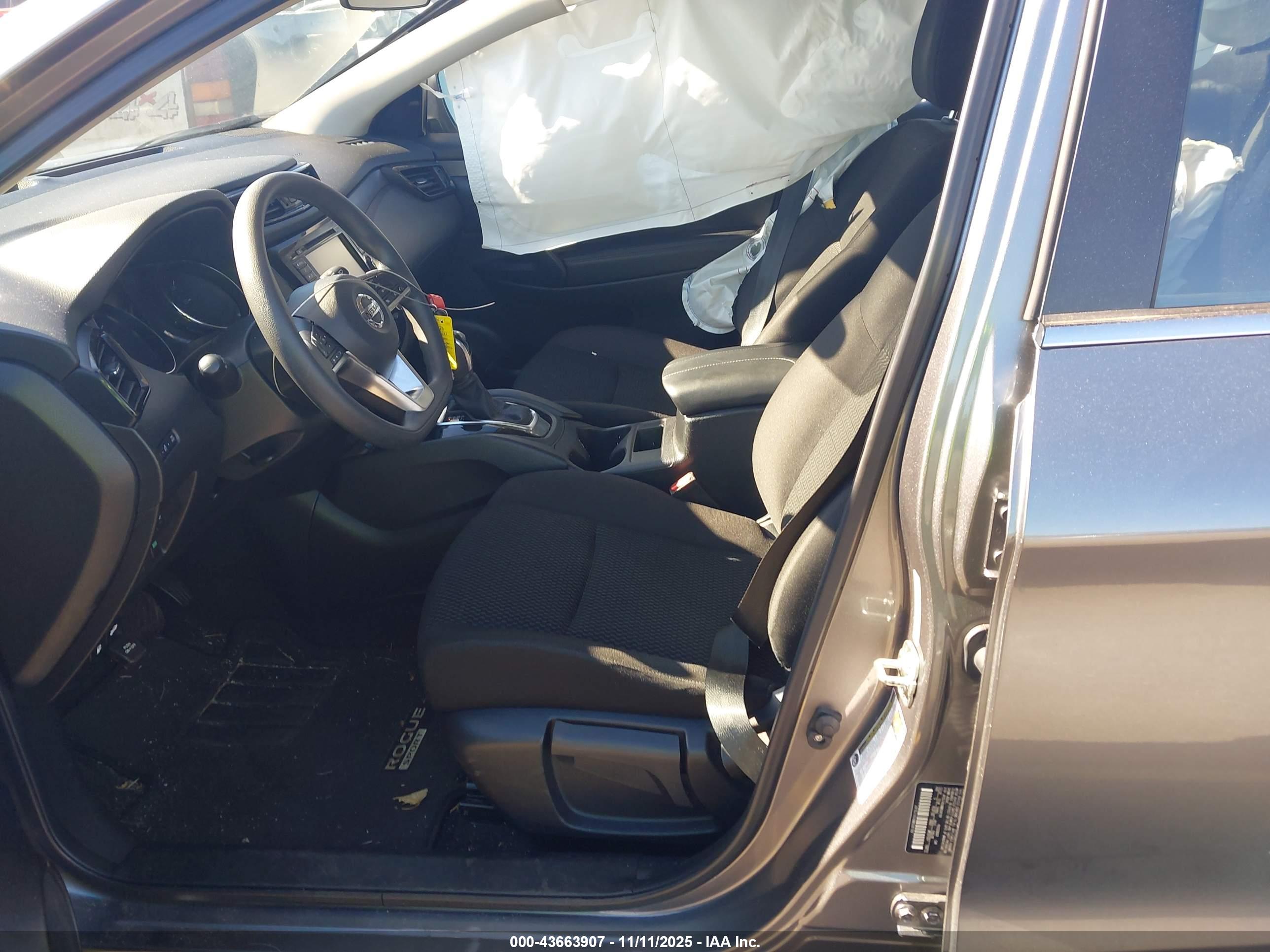 NISSAN ROGUE image 5