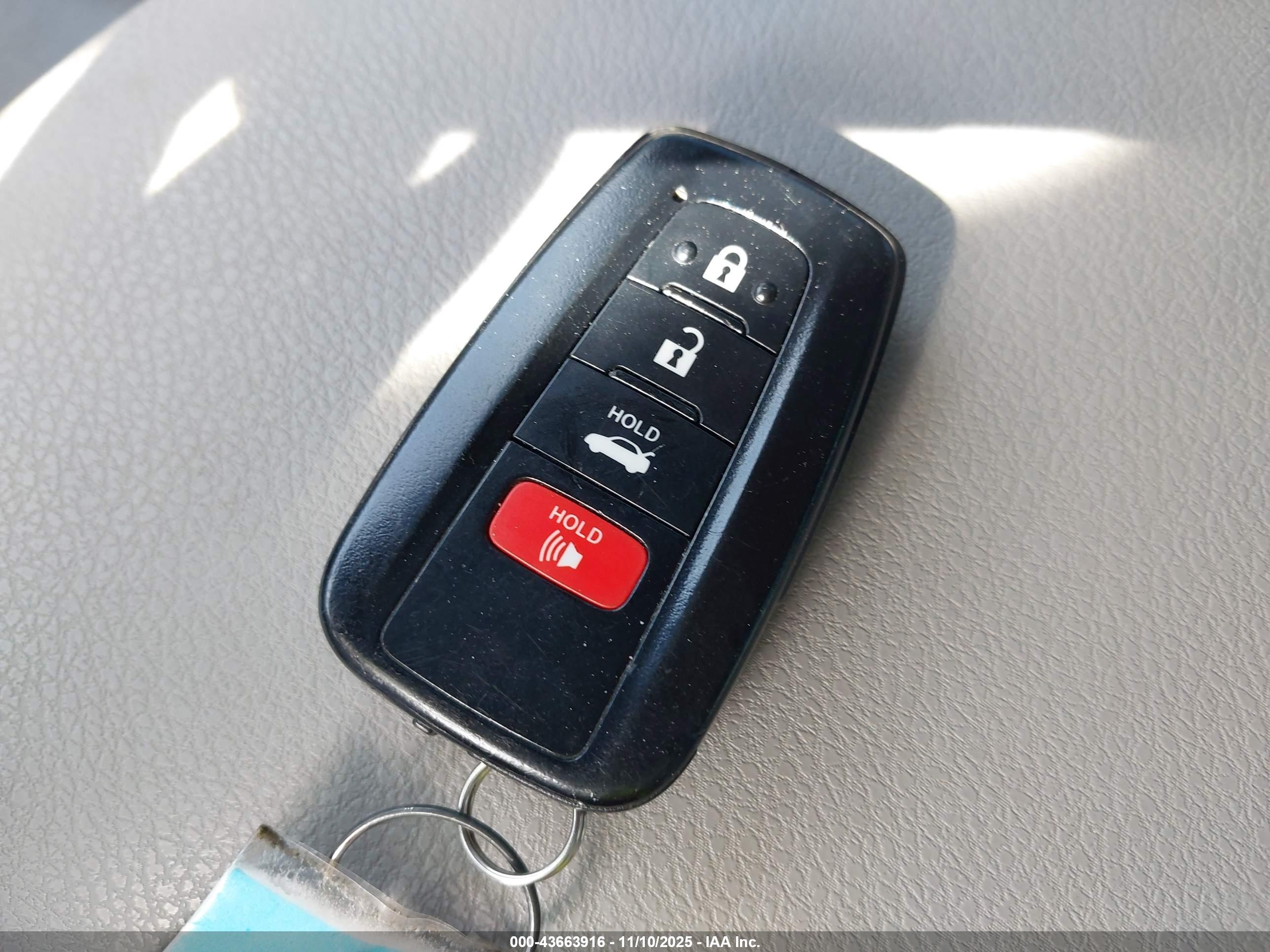 TOYOTA CAMRY image 11