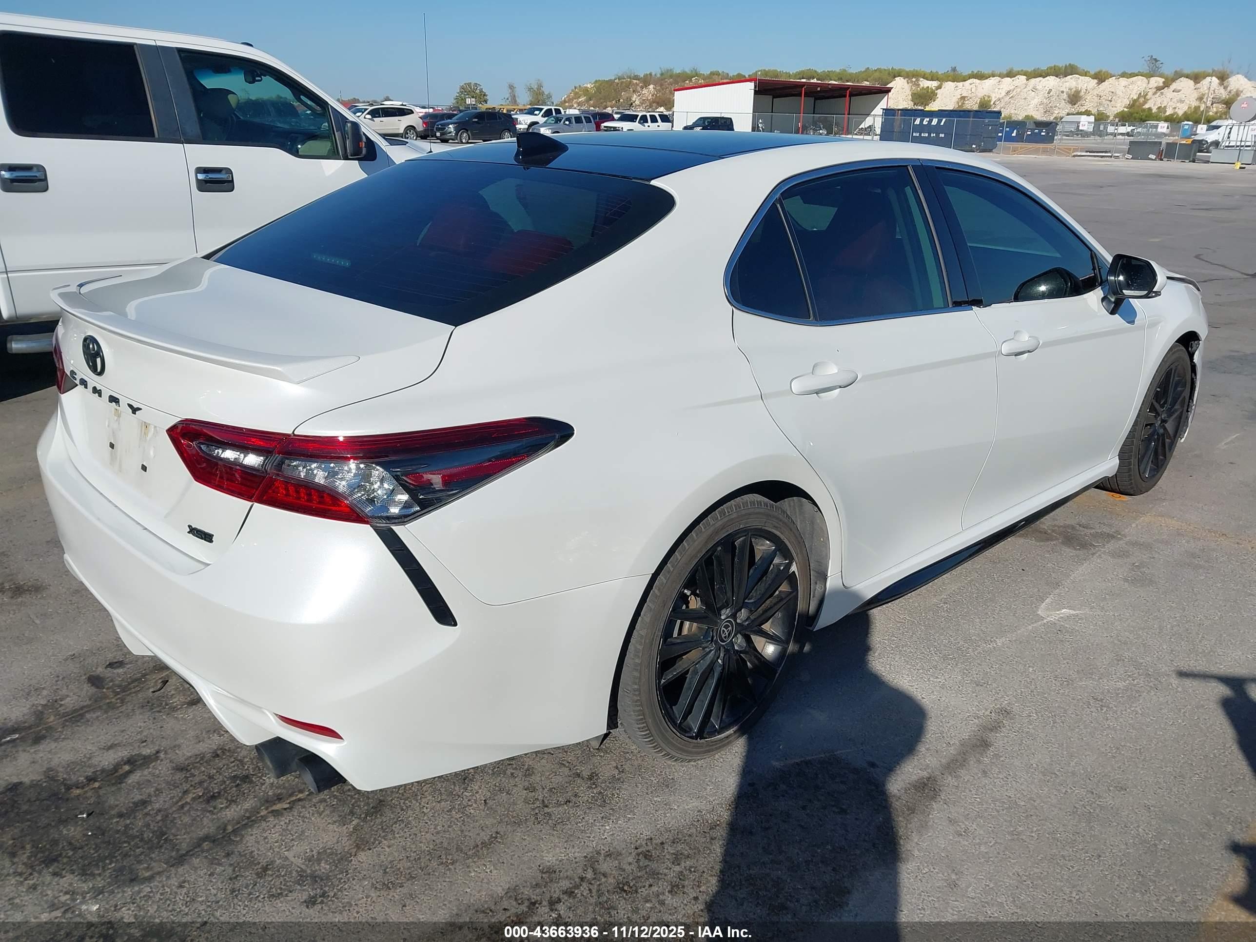 TOYOTA CAMRY image 4