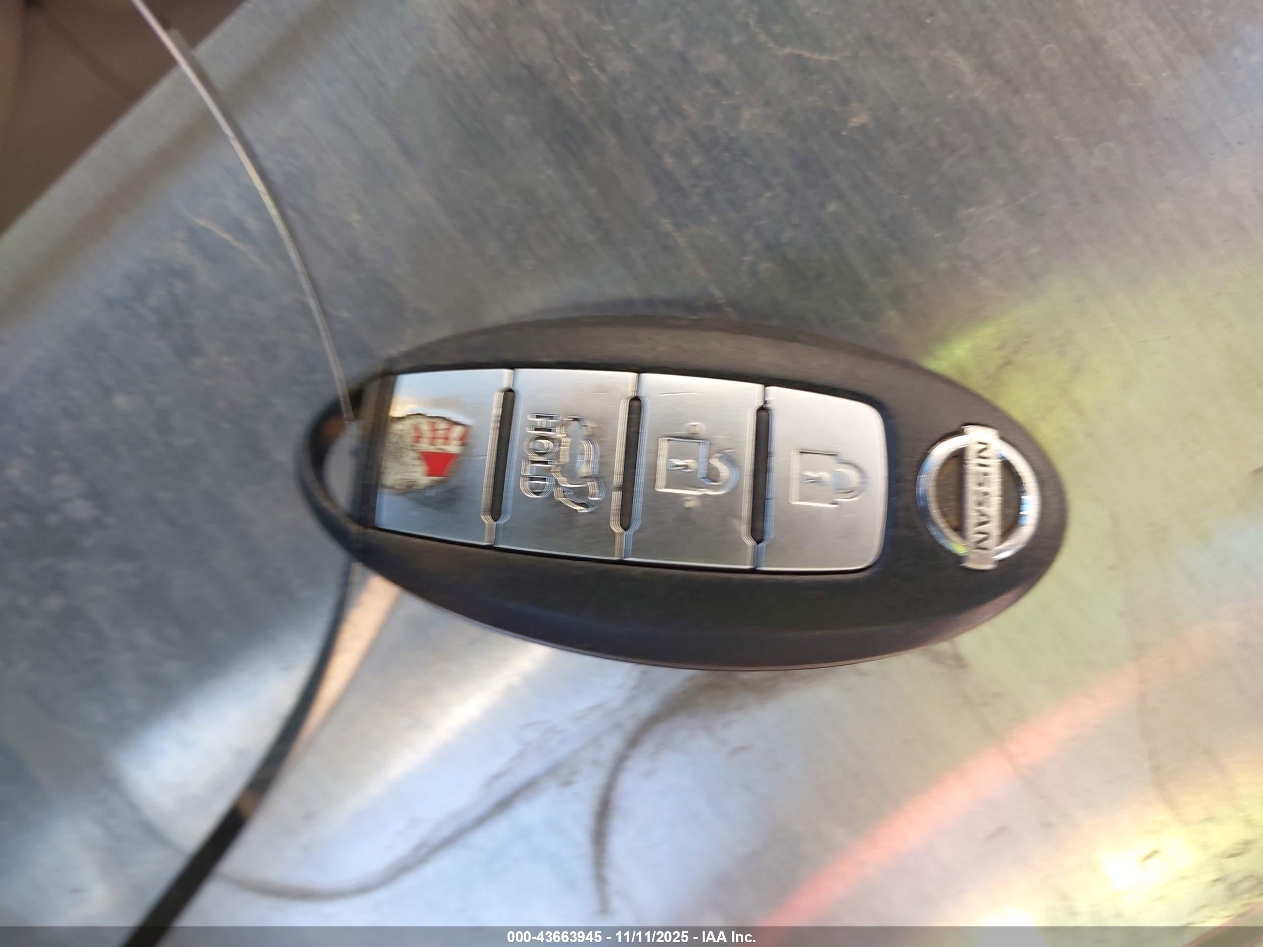NISSAN ROGUE image 11