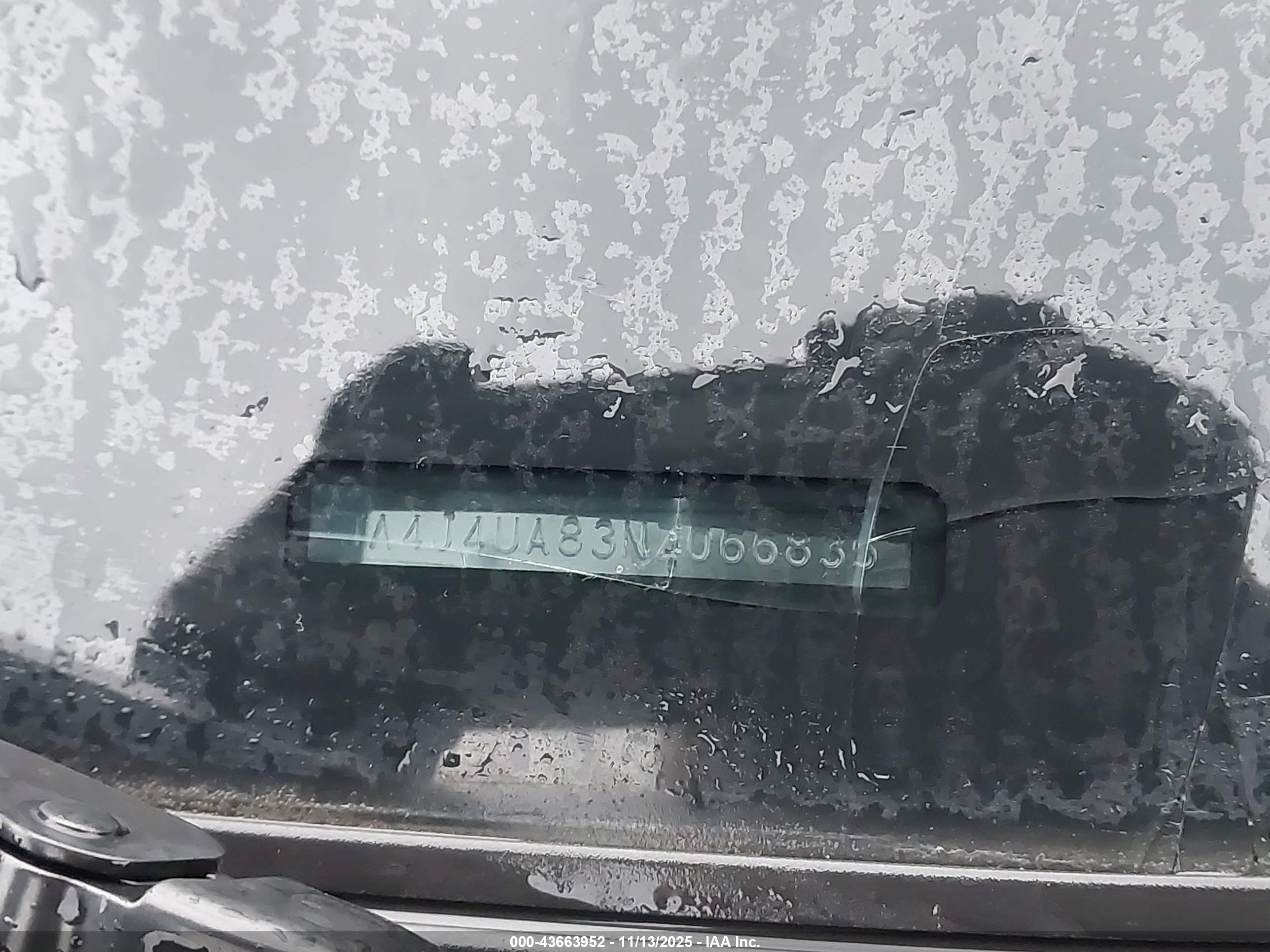 MITSUBISHI OUTLANDER image 9