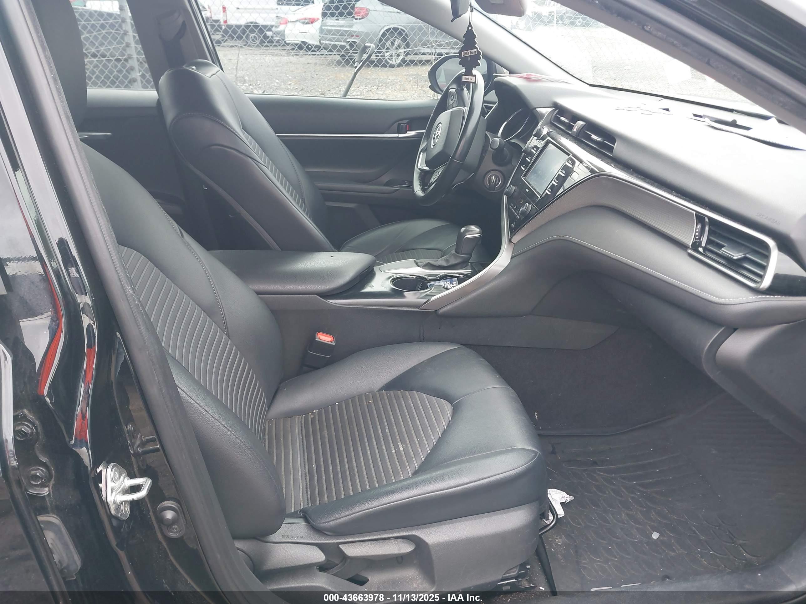 TOYOTA CAMRY image 5