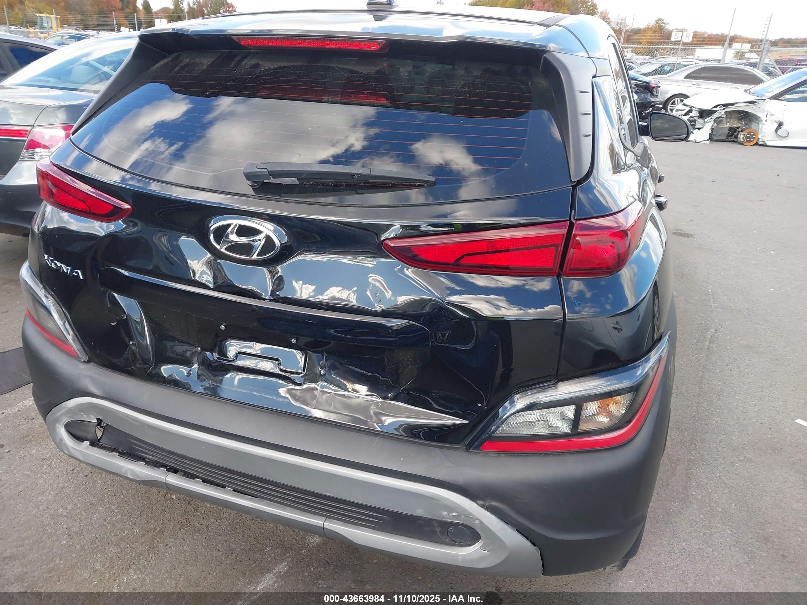 HYUNDAI KONA image 6