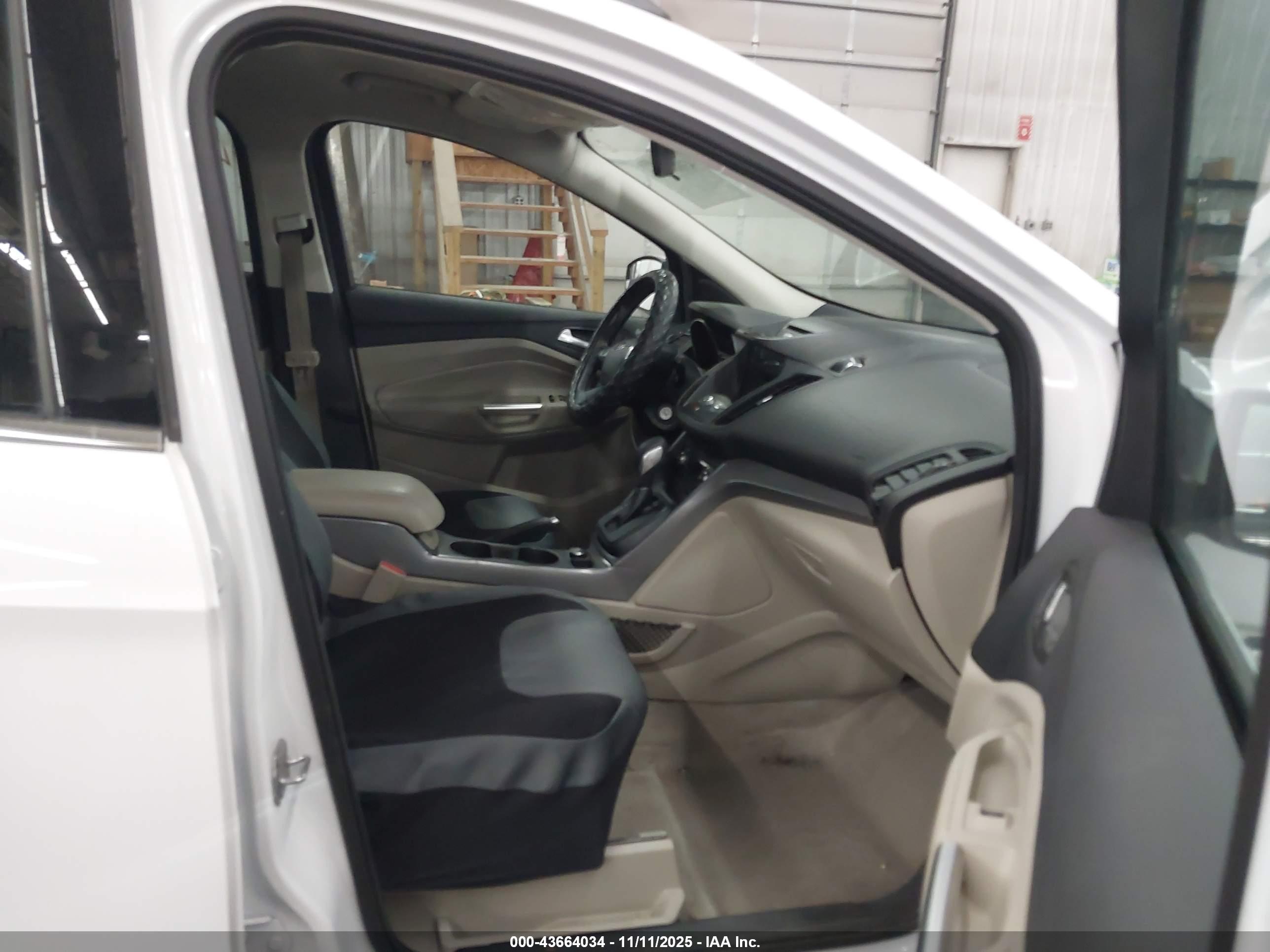 FORD ESCAPE image 5