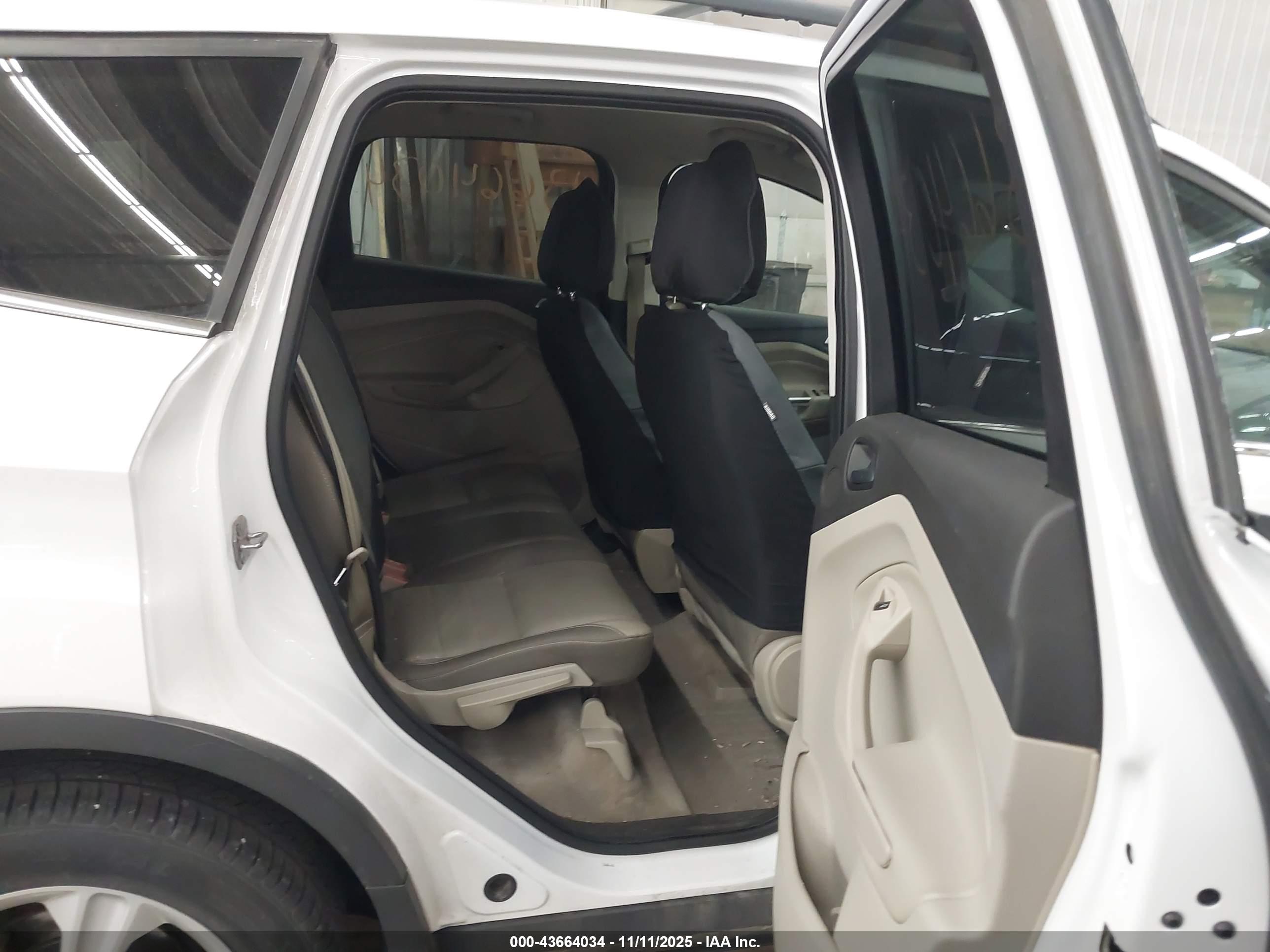 FORD ESCAPE image 8