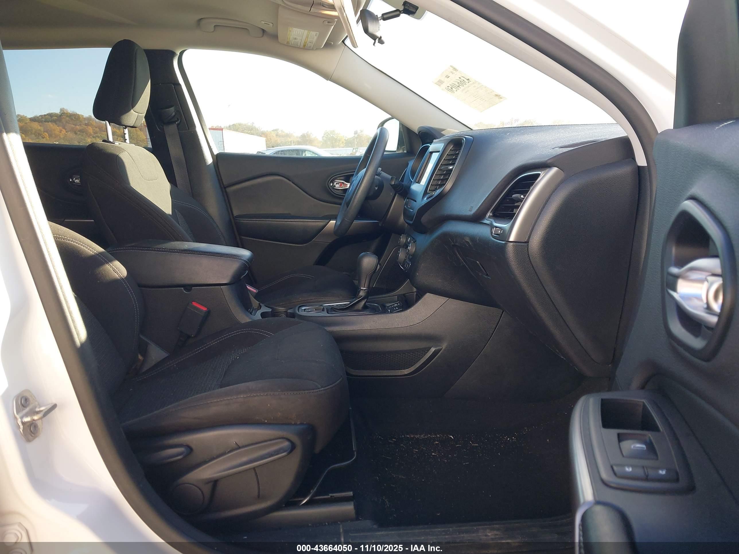 JEEP CHEROKEE image 5