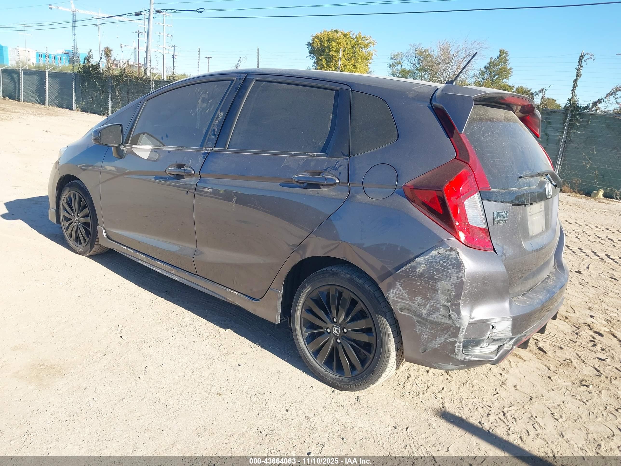 HONDA FIT image 3