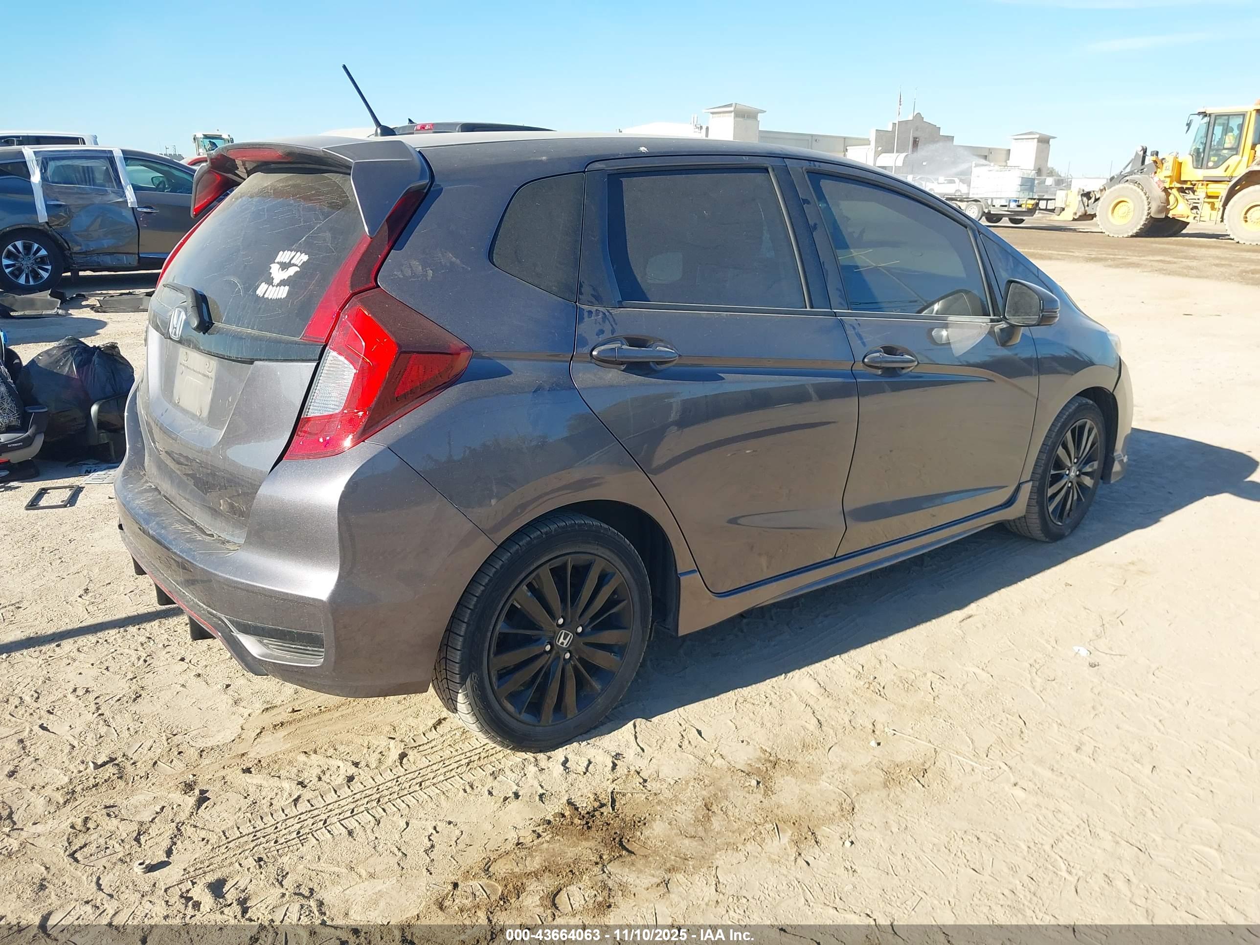 HONDA FIT image 4