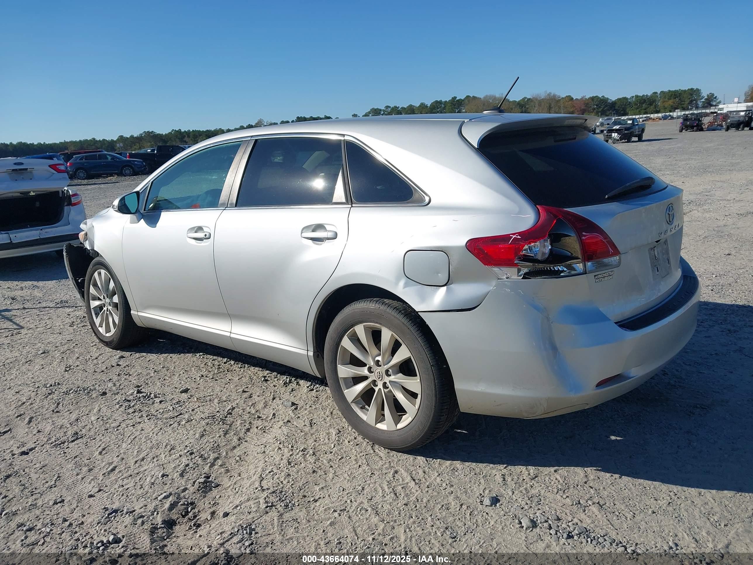 TOYOTA VENZA image 3