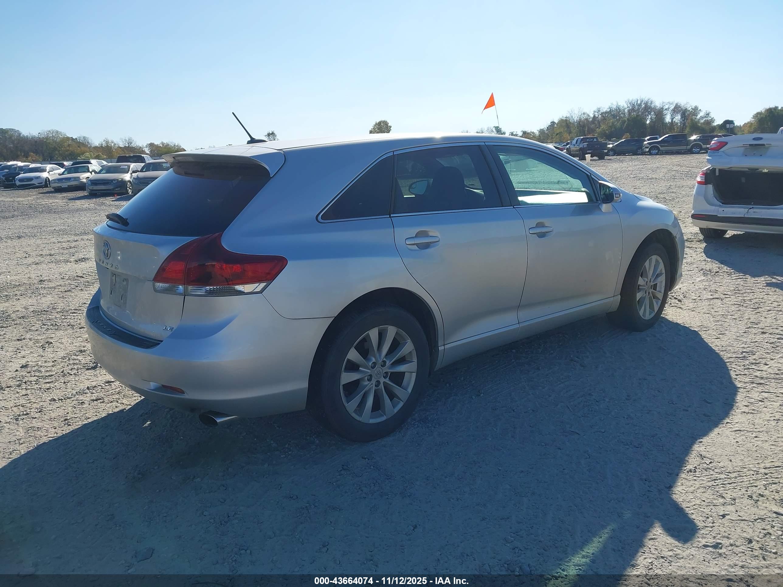 TOYOTA VENZA image 4