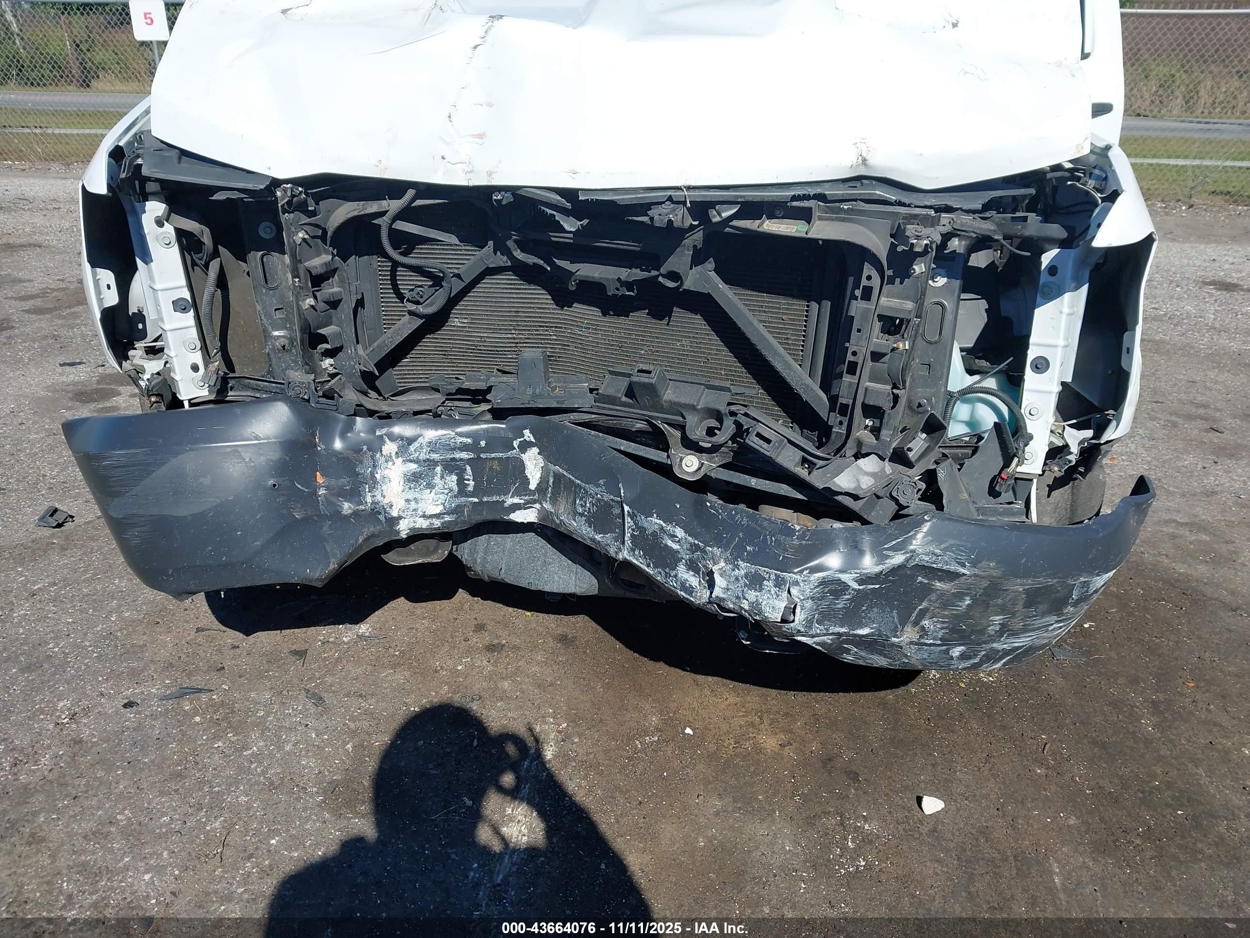 CHEVROLET SILVERADO image 6