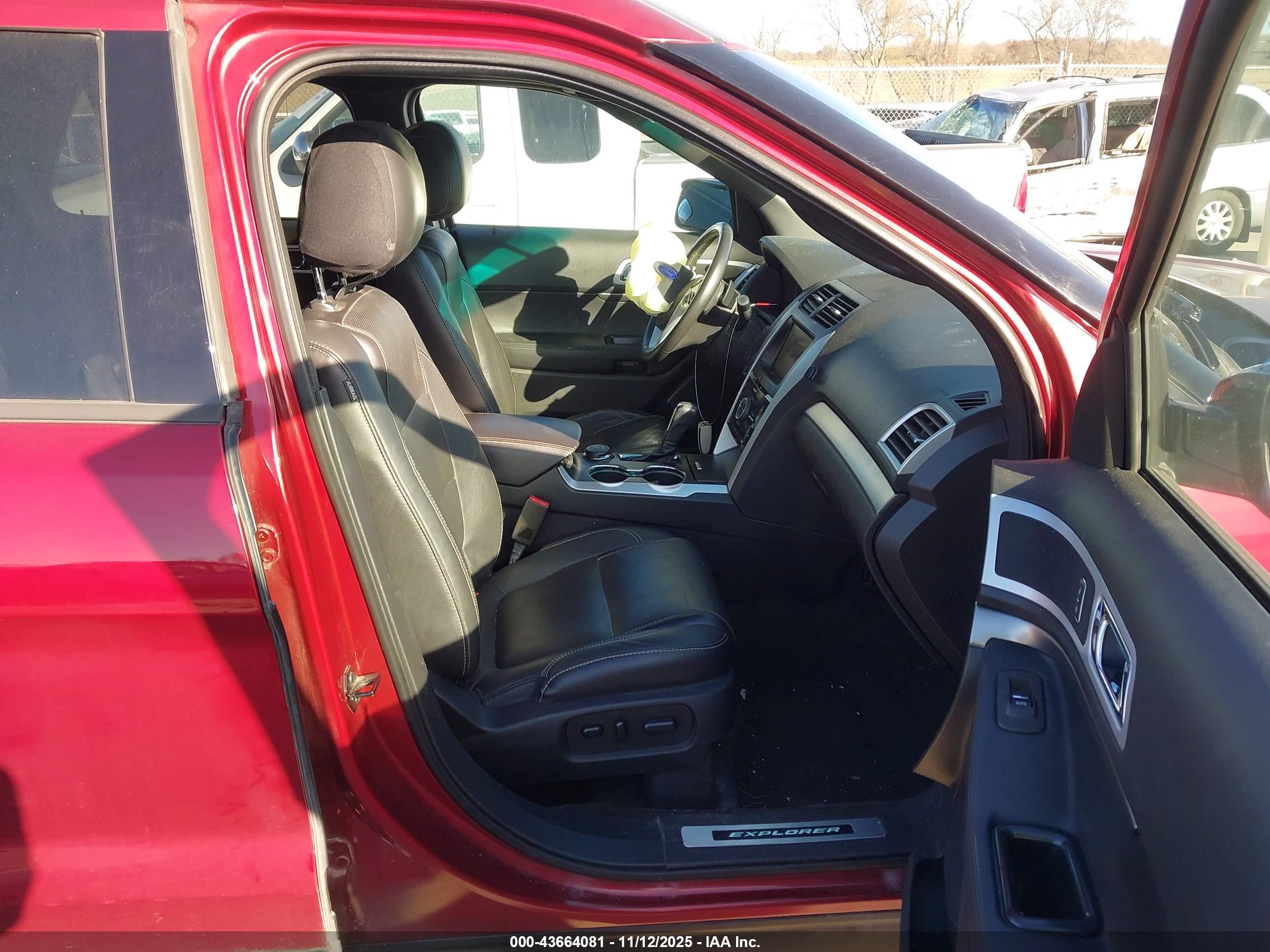 FORD EXPLORER image 5