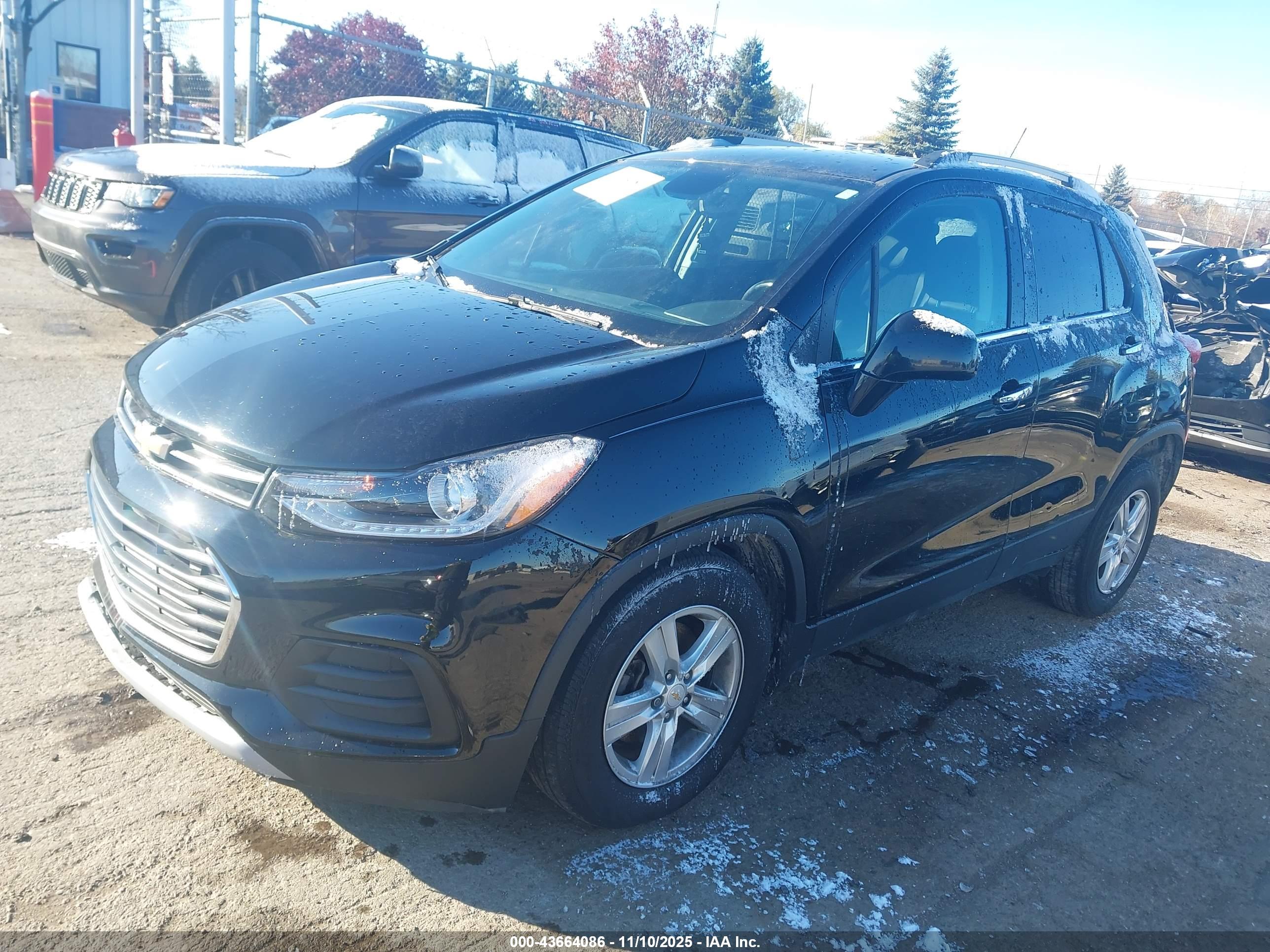 CHEVROLET TRAX image 2