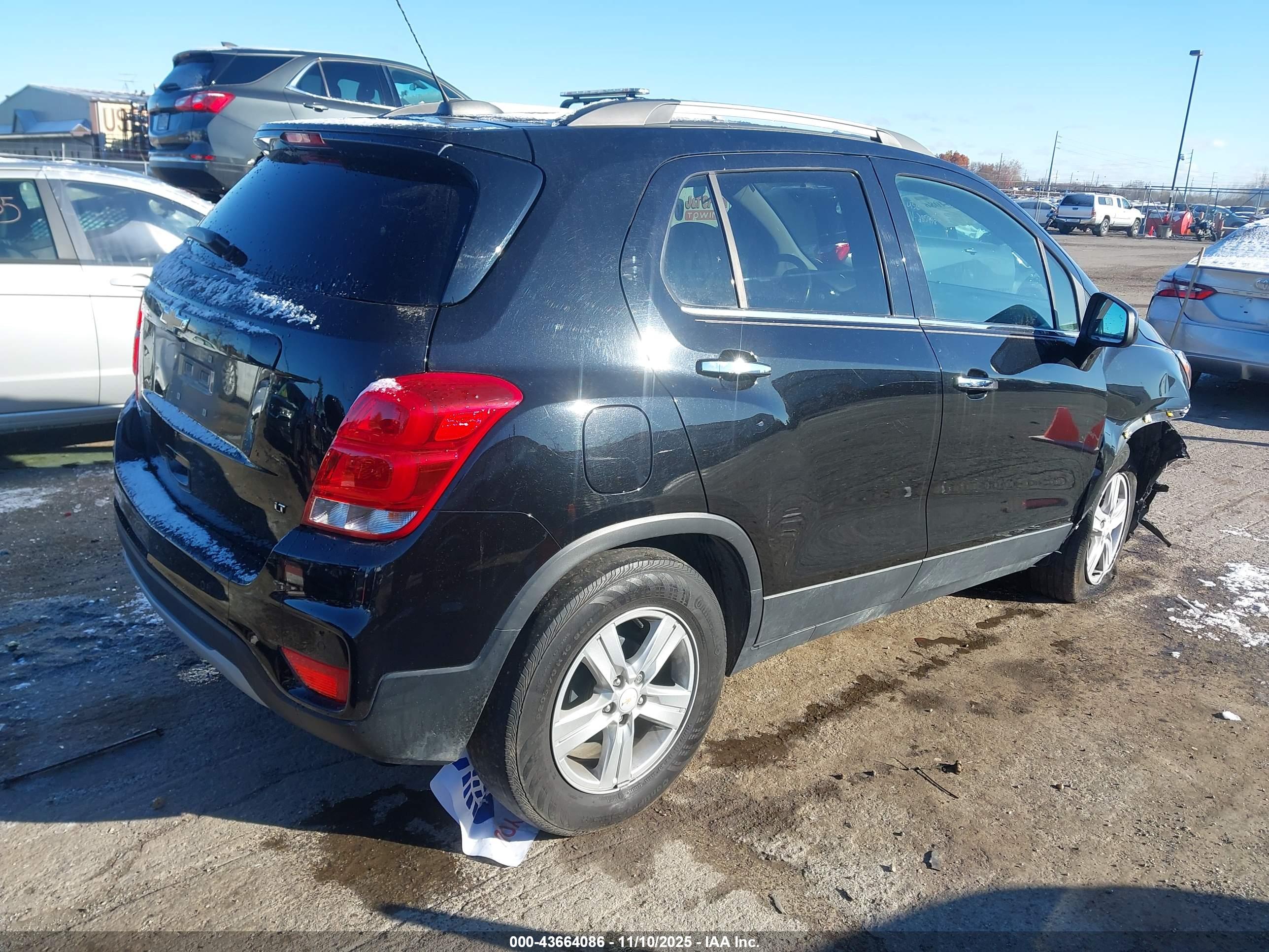CHEVROLET TRAX image 4