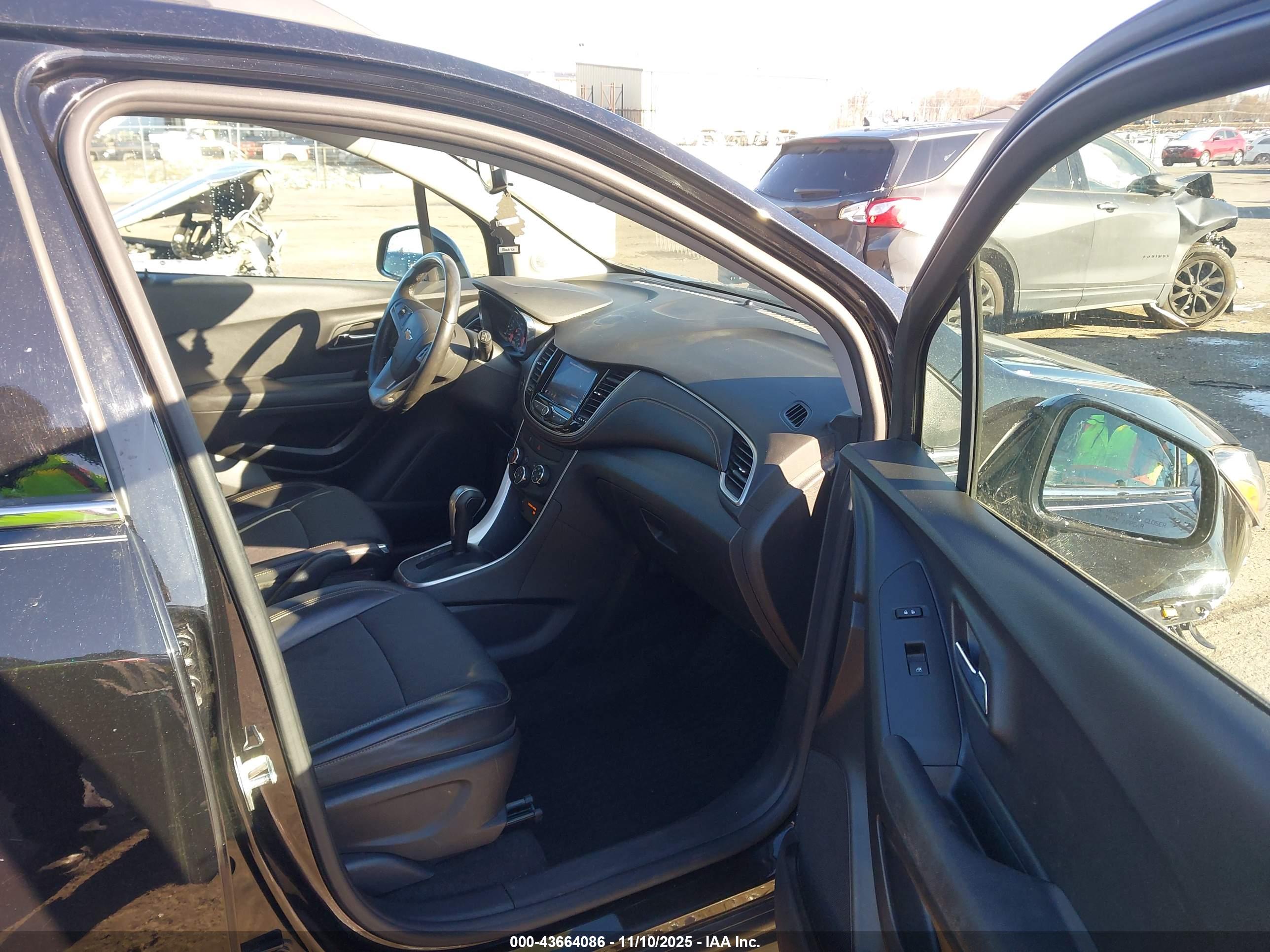 CHEVROLET TRAX image 5