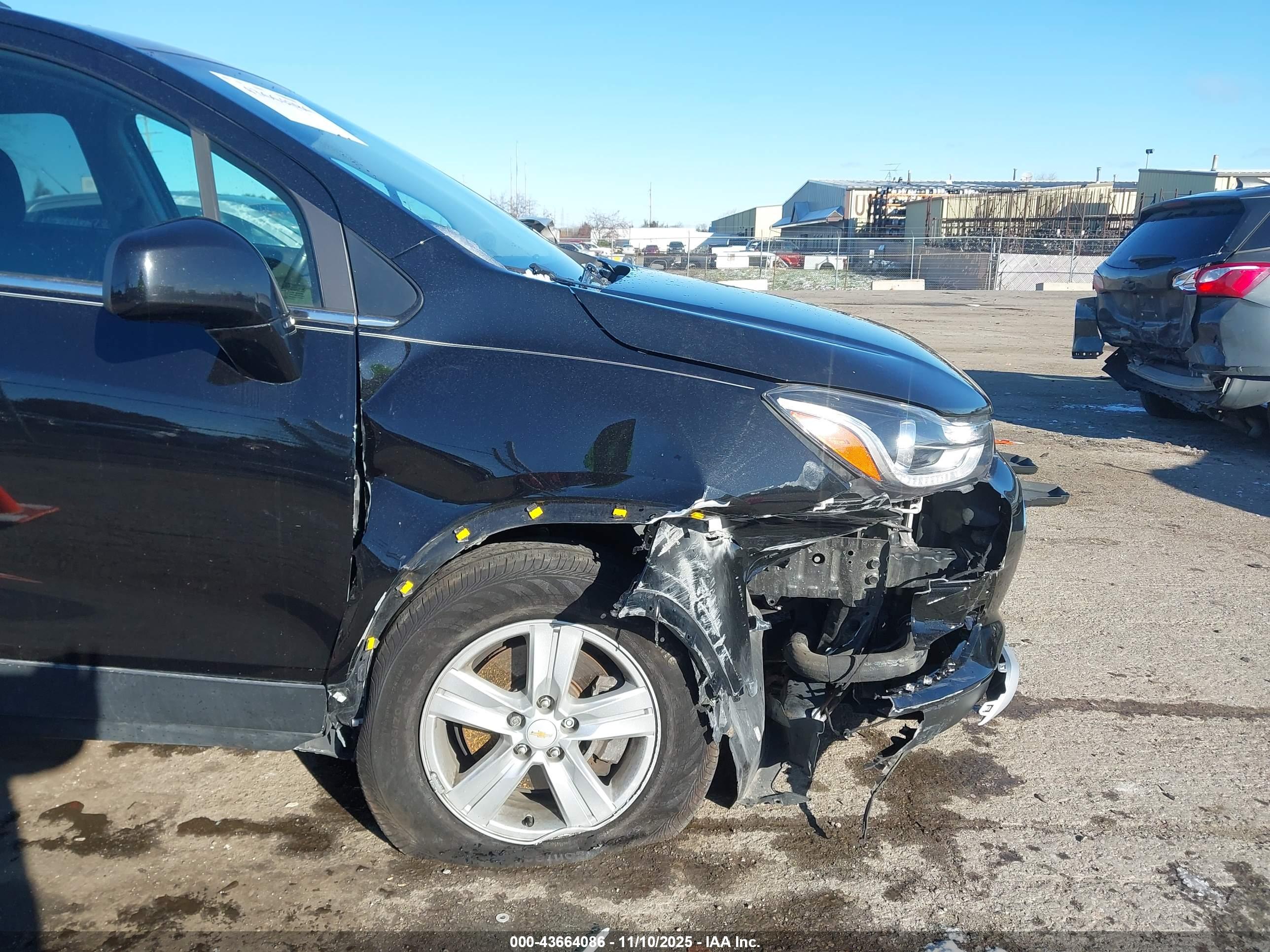 CHEVROLET TRAX image 6