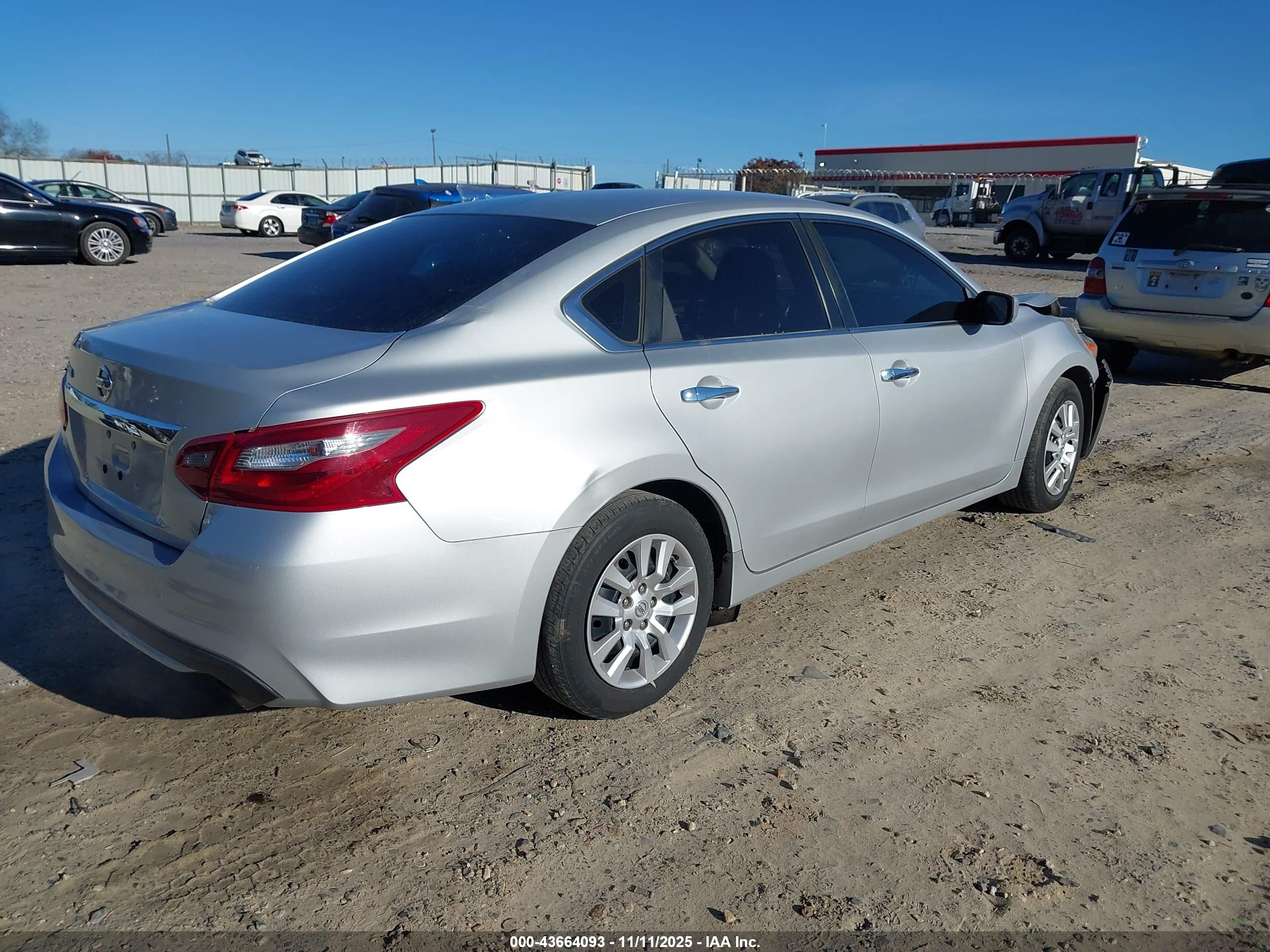 NISSAN ALTIMA image 4