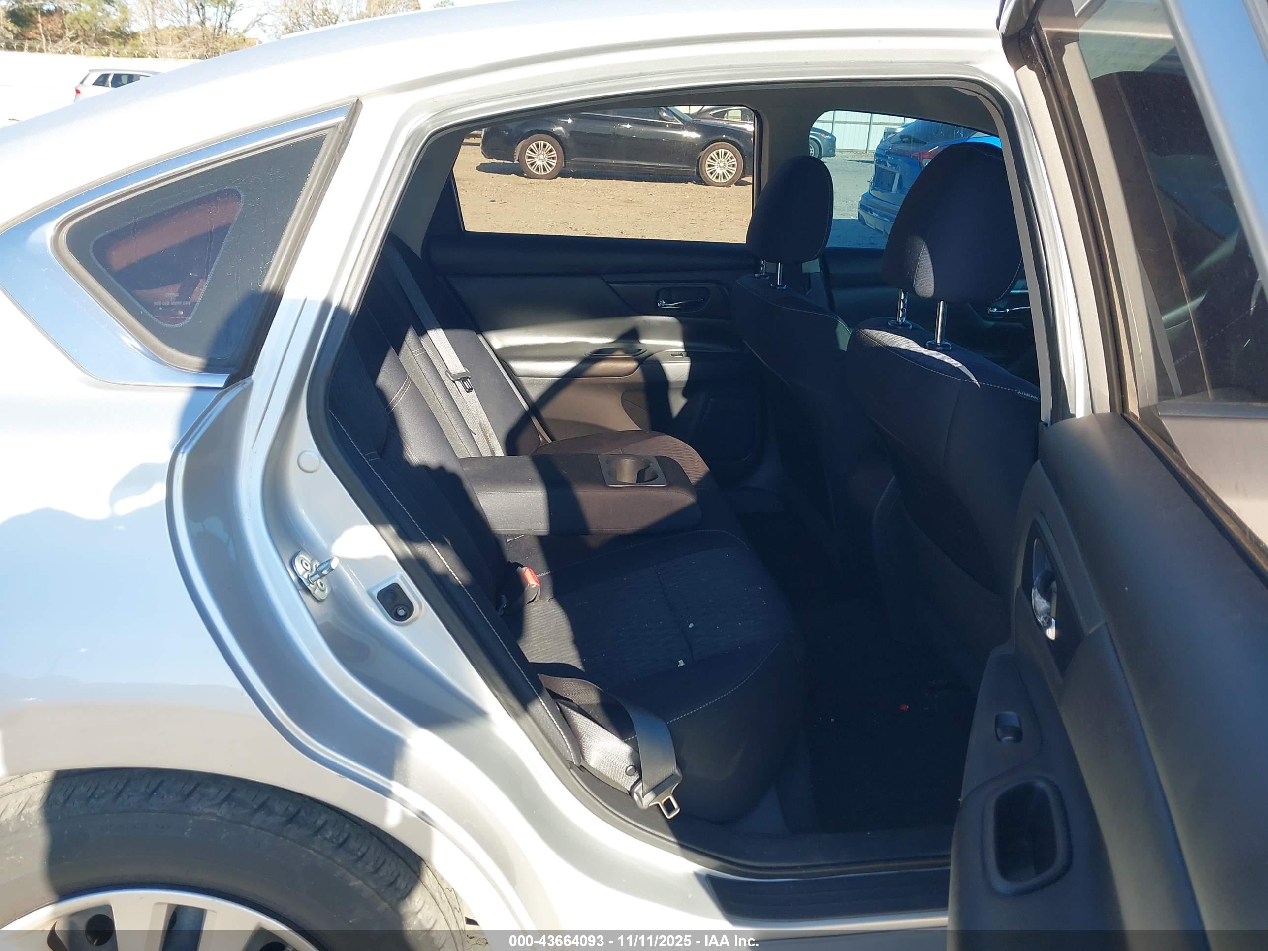 NISSAN ALTIMA image 8