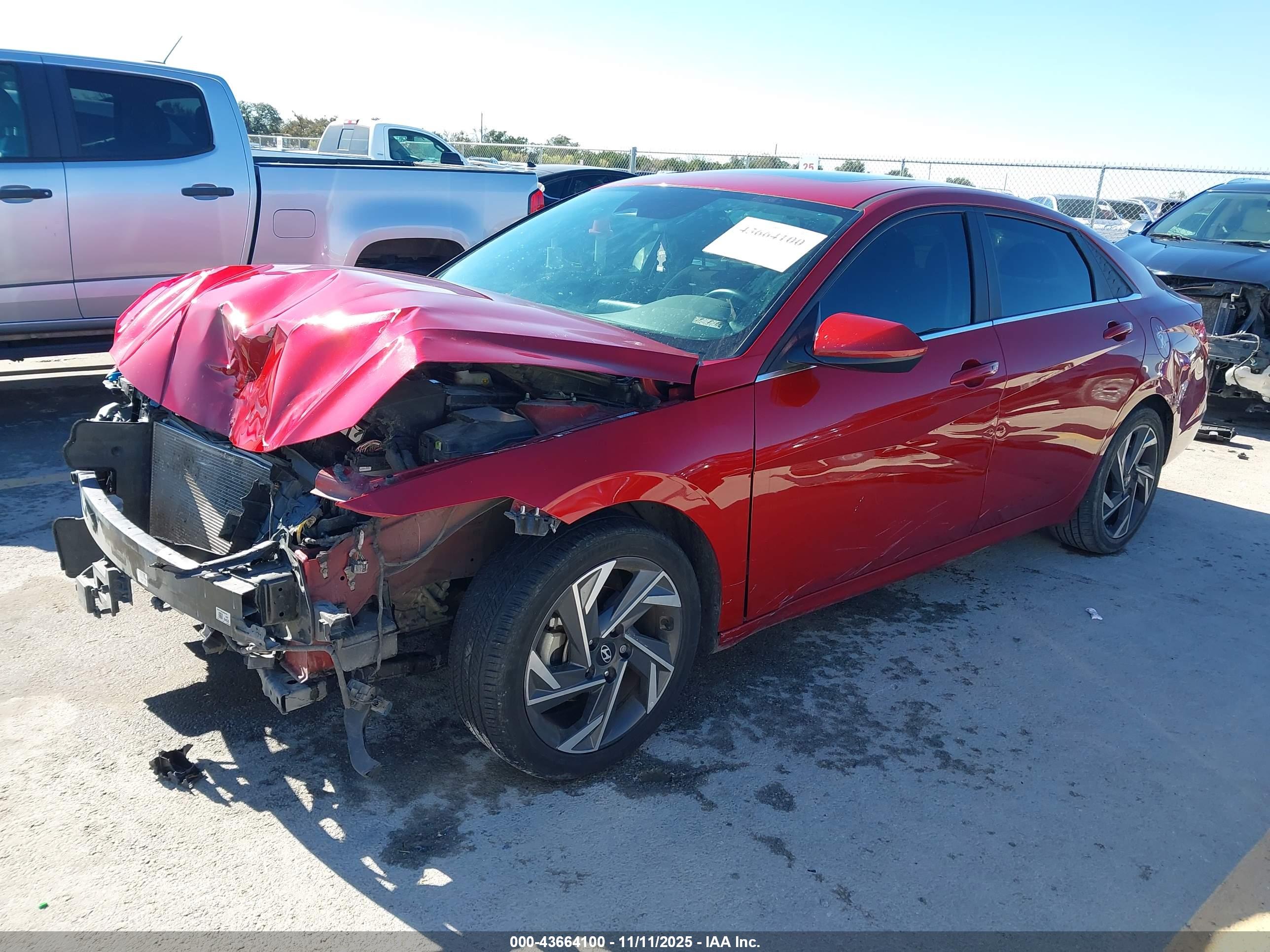 HYUNDAI ELANTRA image 2