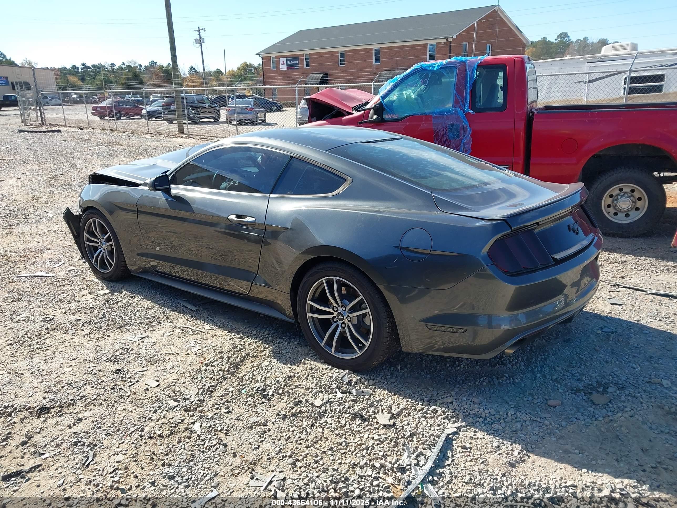 FORD MUSTANG image 3