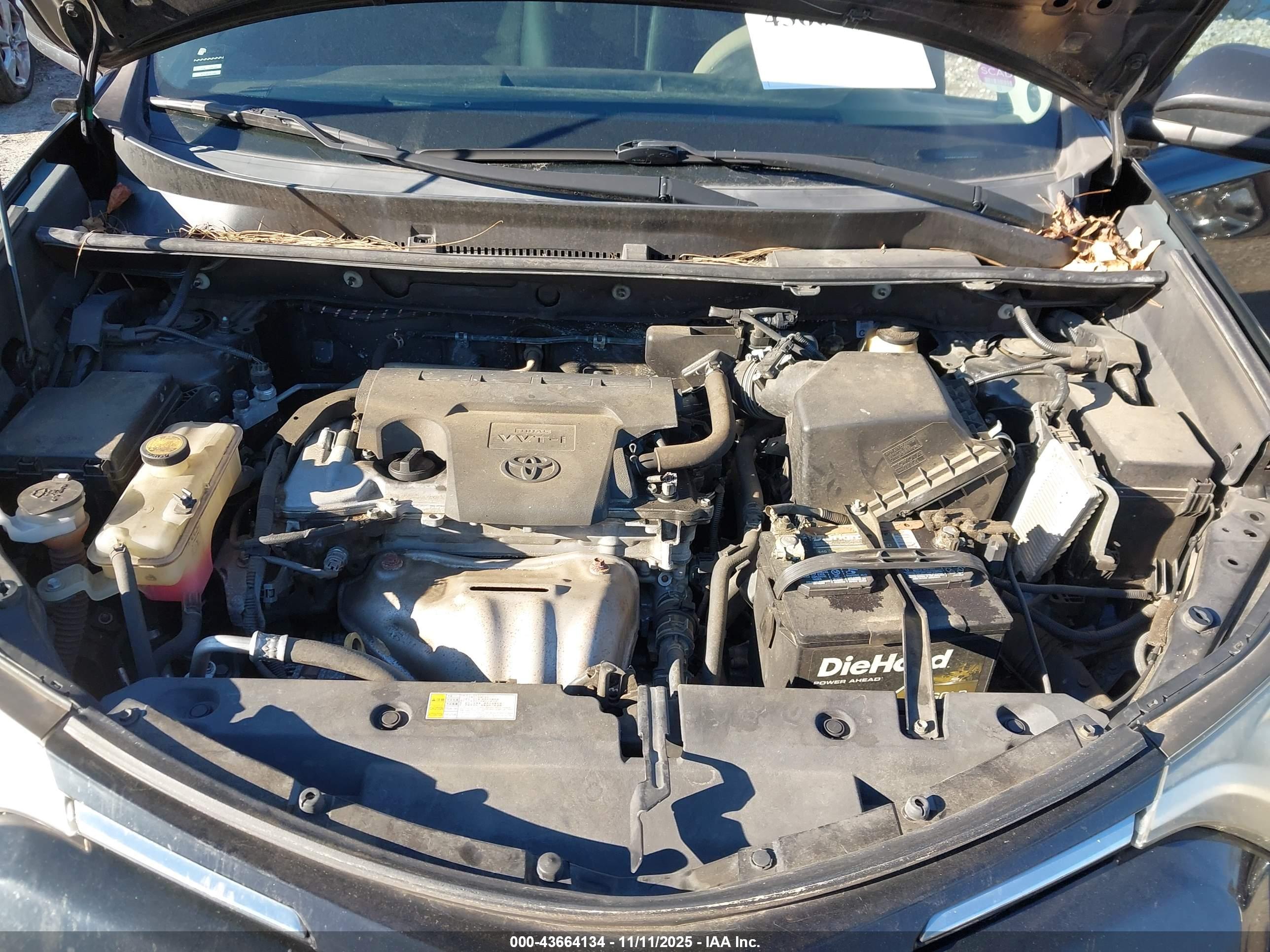 TOYOTA RAV4 image 10