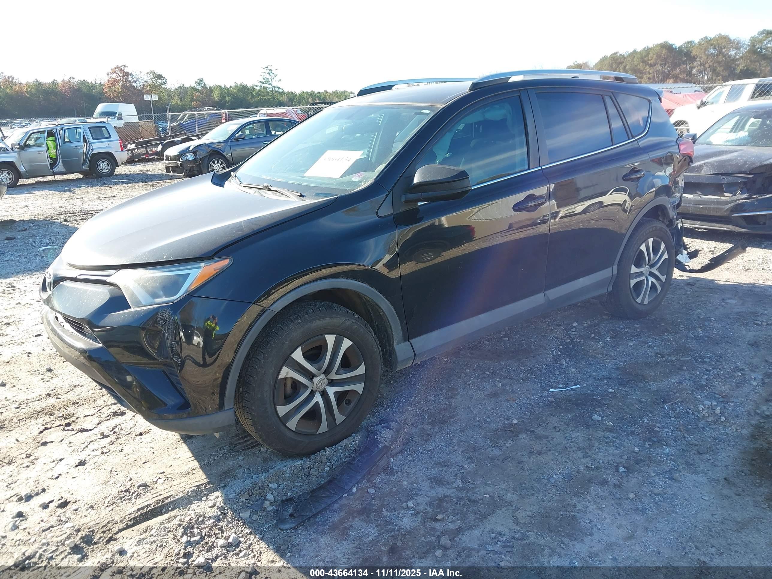 TOYOTA RAV4 image 2