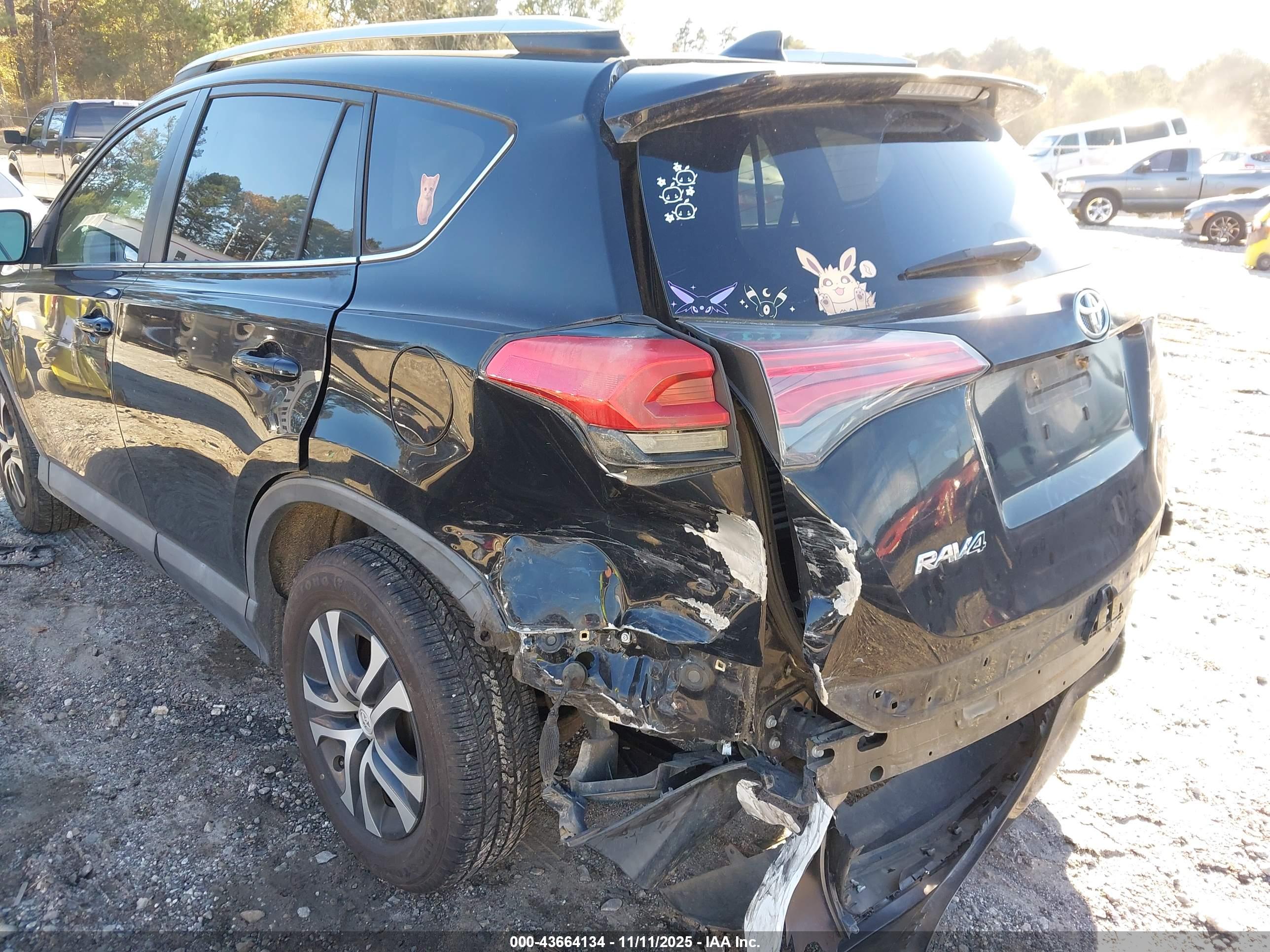 TOYOTA RAV4 image 6