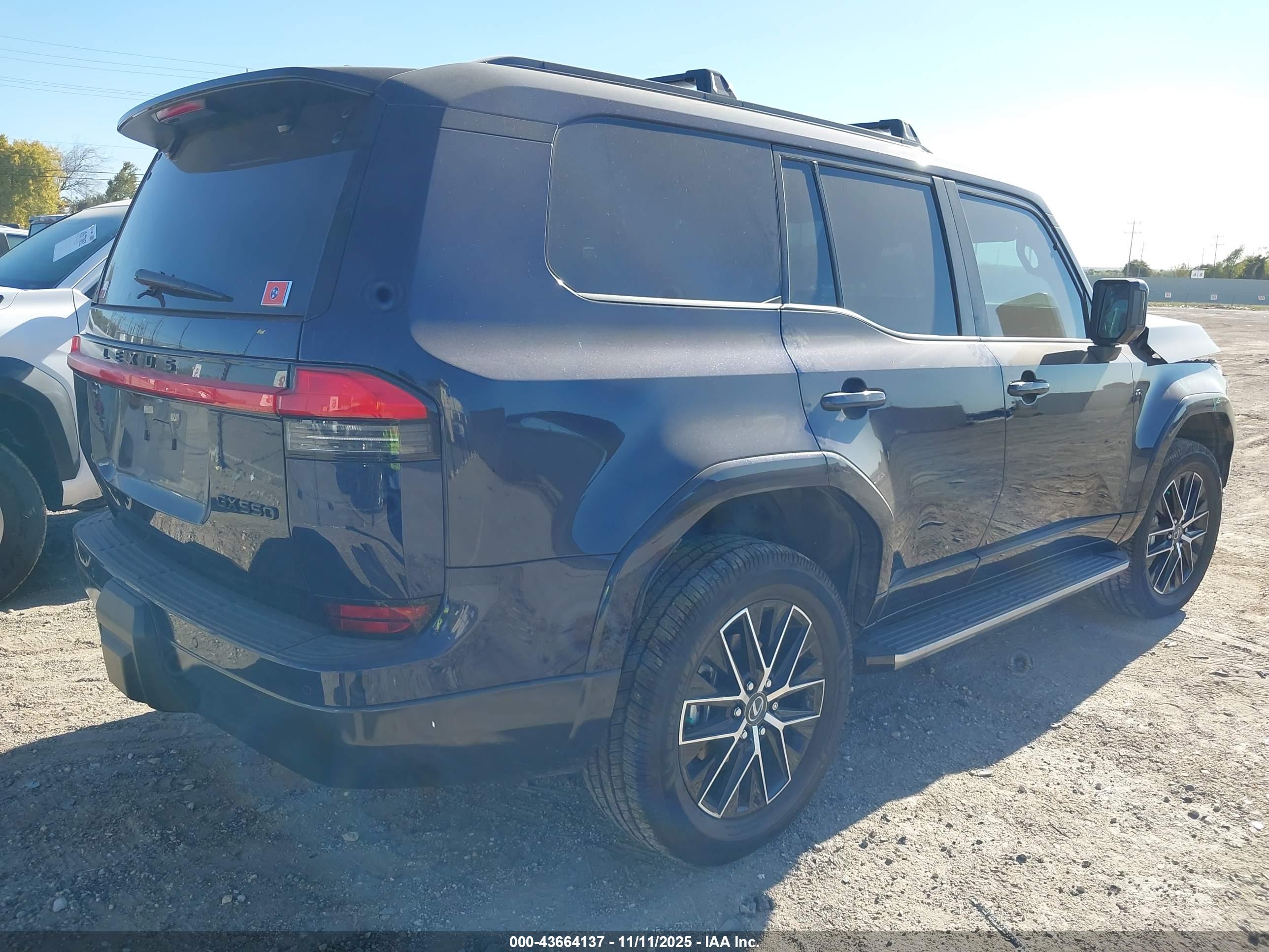 LEXUS GX image 4