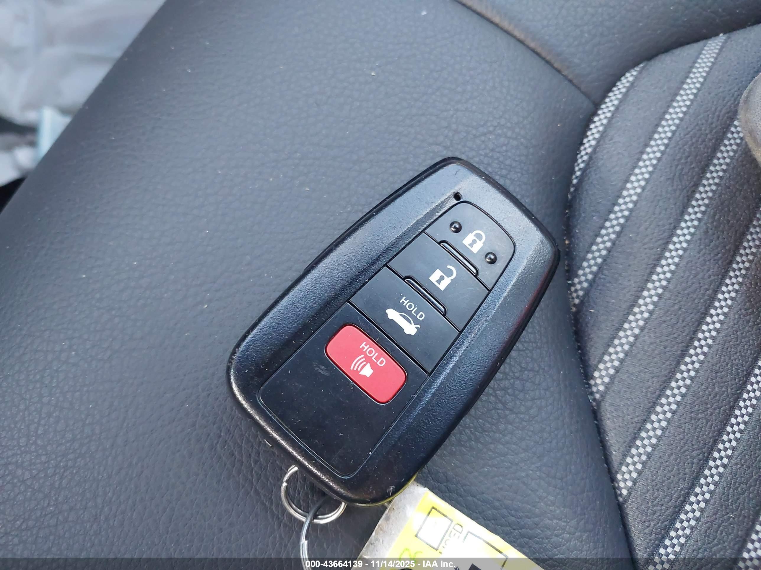 TOYOTA CAMRY image 11