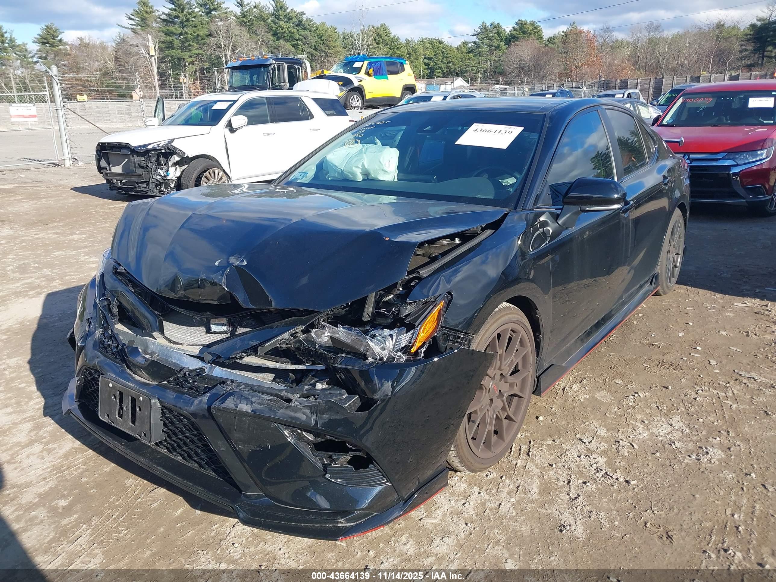 TOYOTA CAMRY image 2