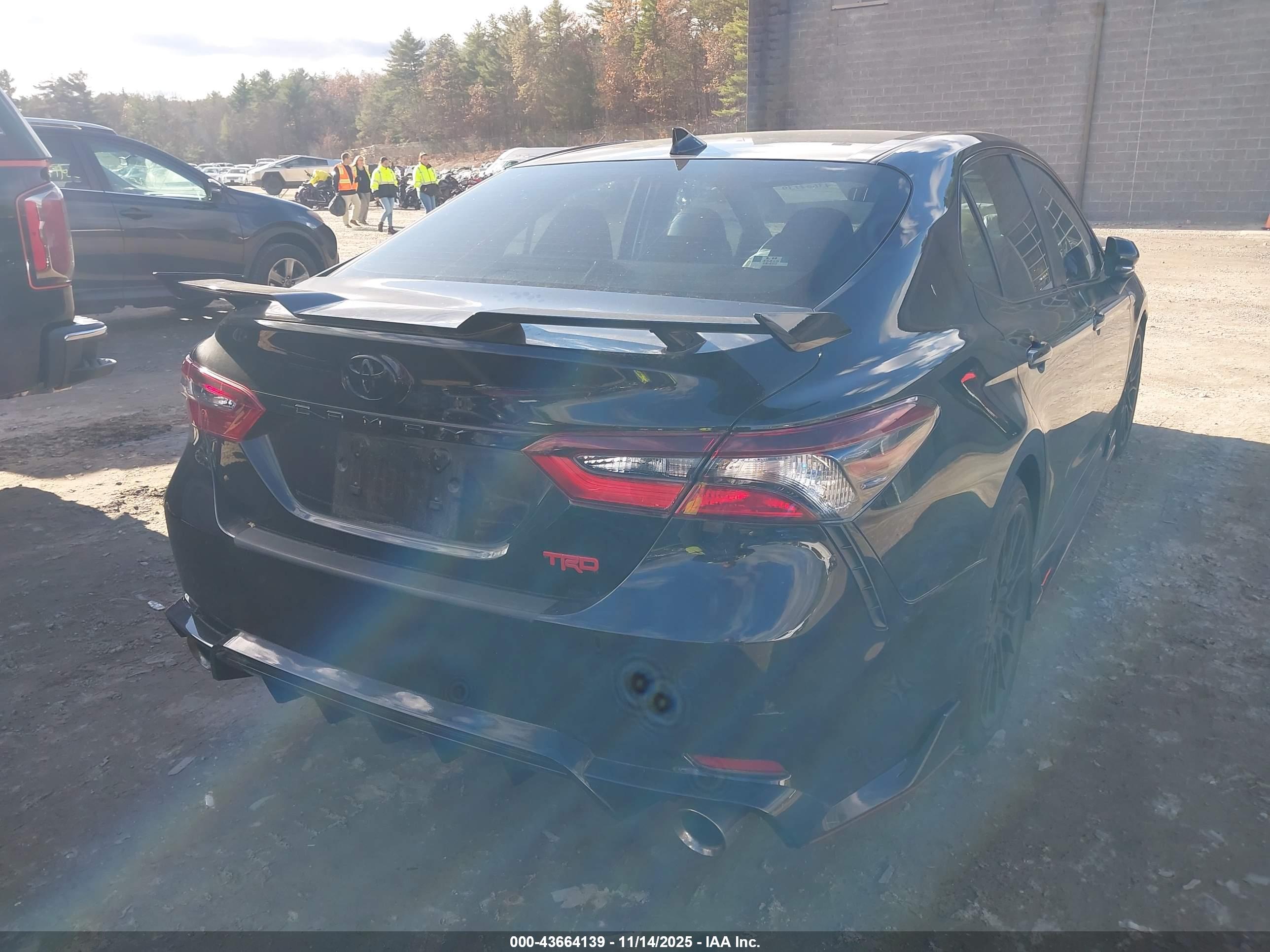TOYOTA CAMRY image 4