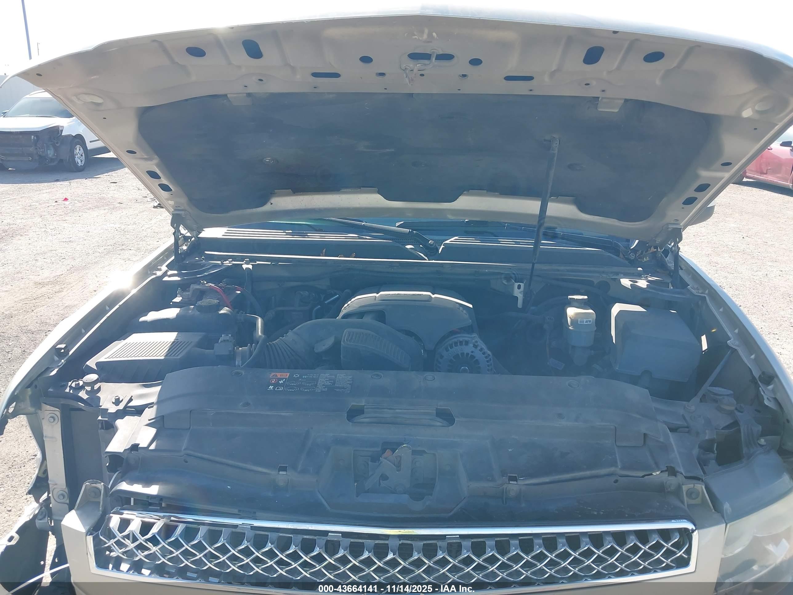 CHEVROLET TAHOE image 10