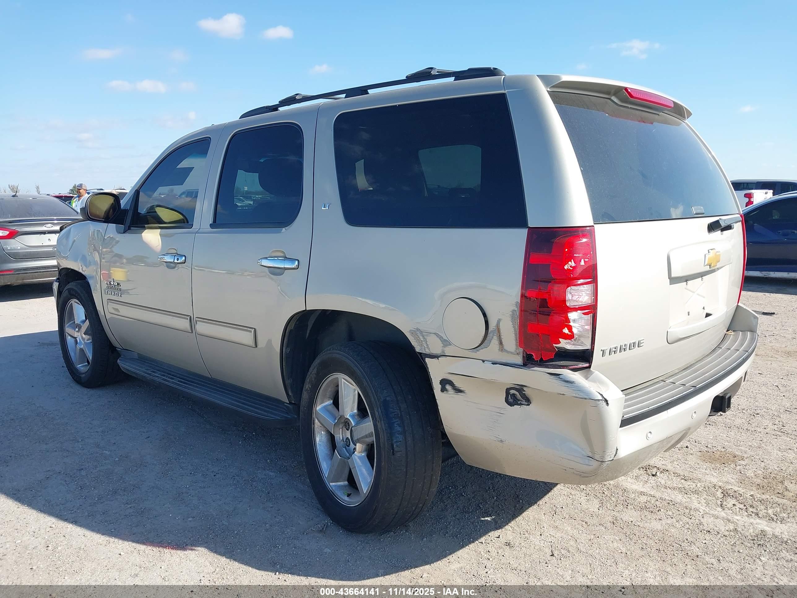 CHEVROLET TAHOE image 3