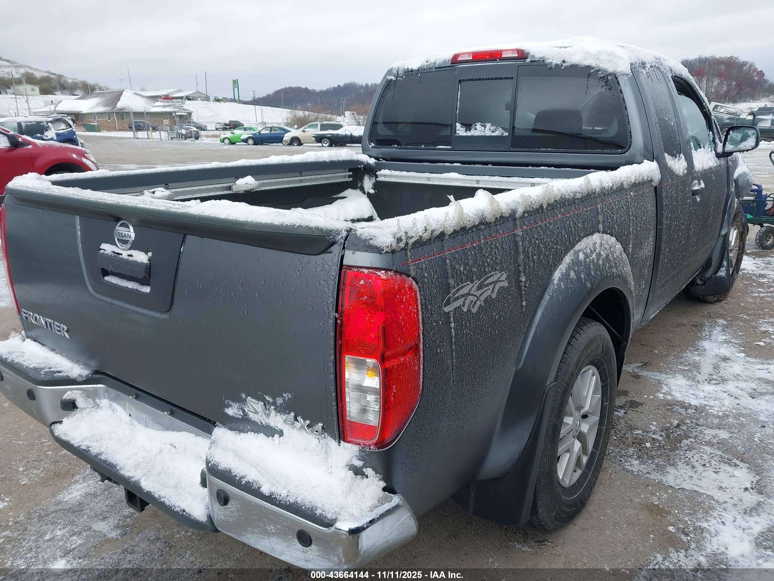 NISSAN FRONTIER image 4