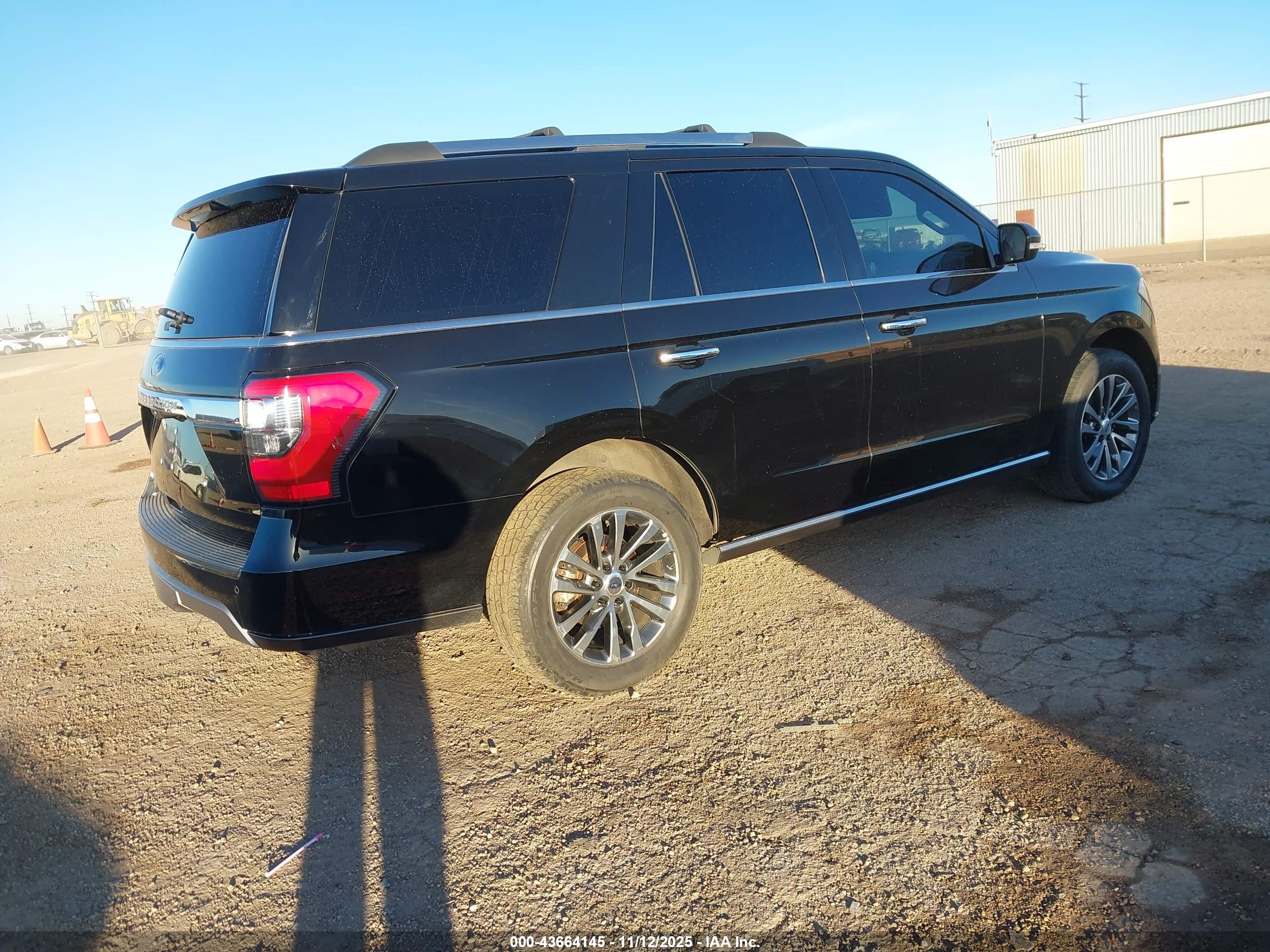 FORD EXPEDITION image 4