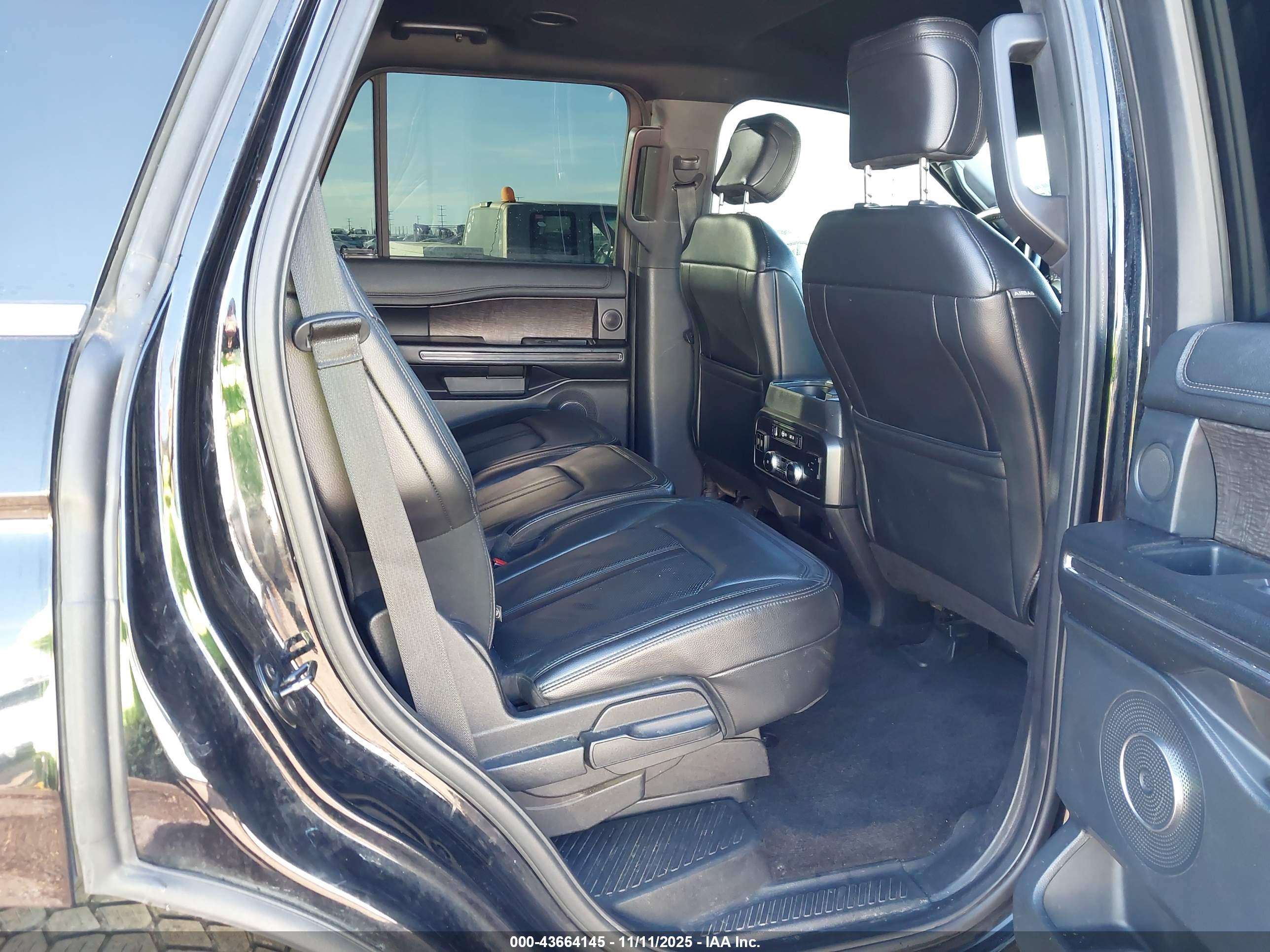 FORD EXPEDITION image 8